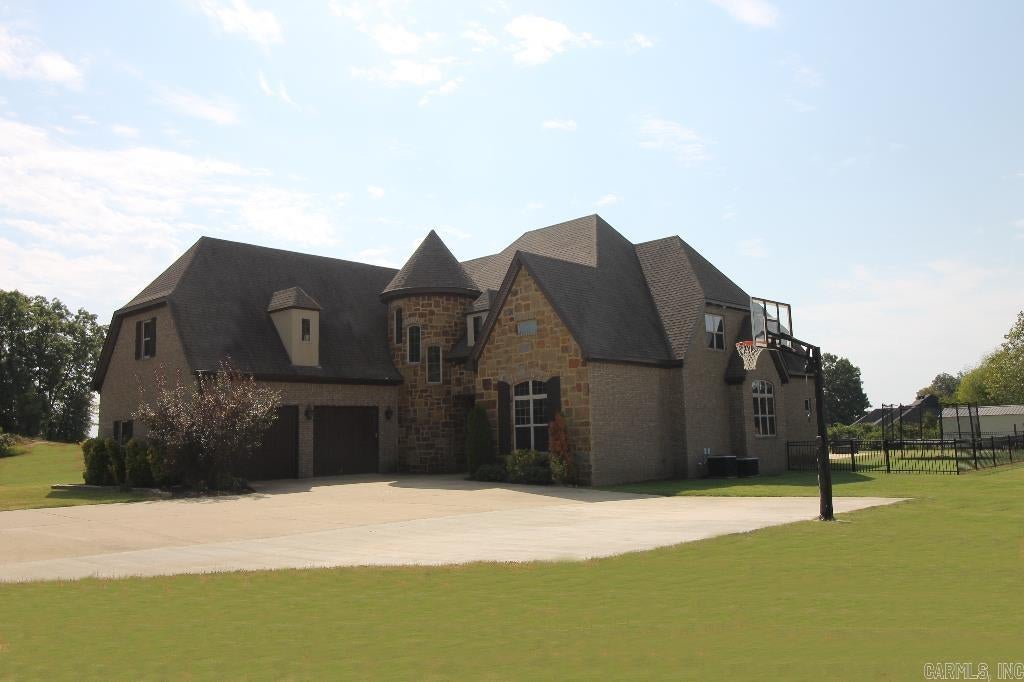 4901 Darr Hill Road — photo