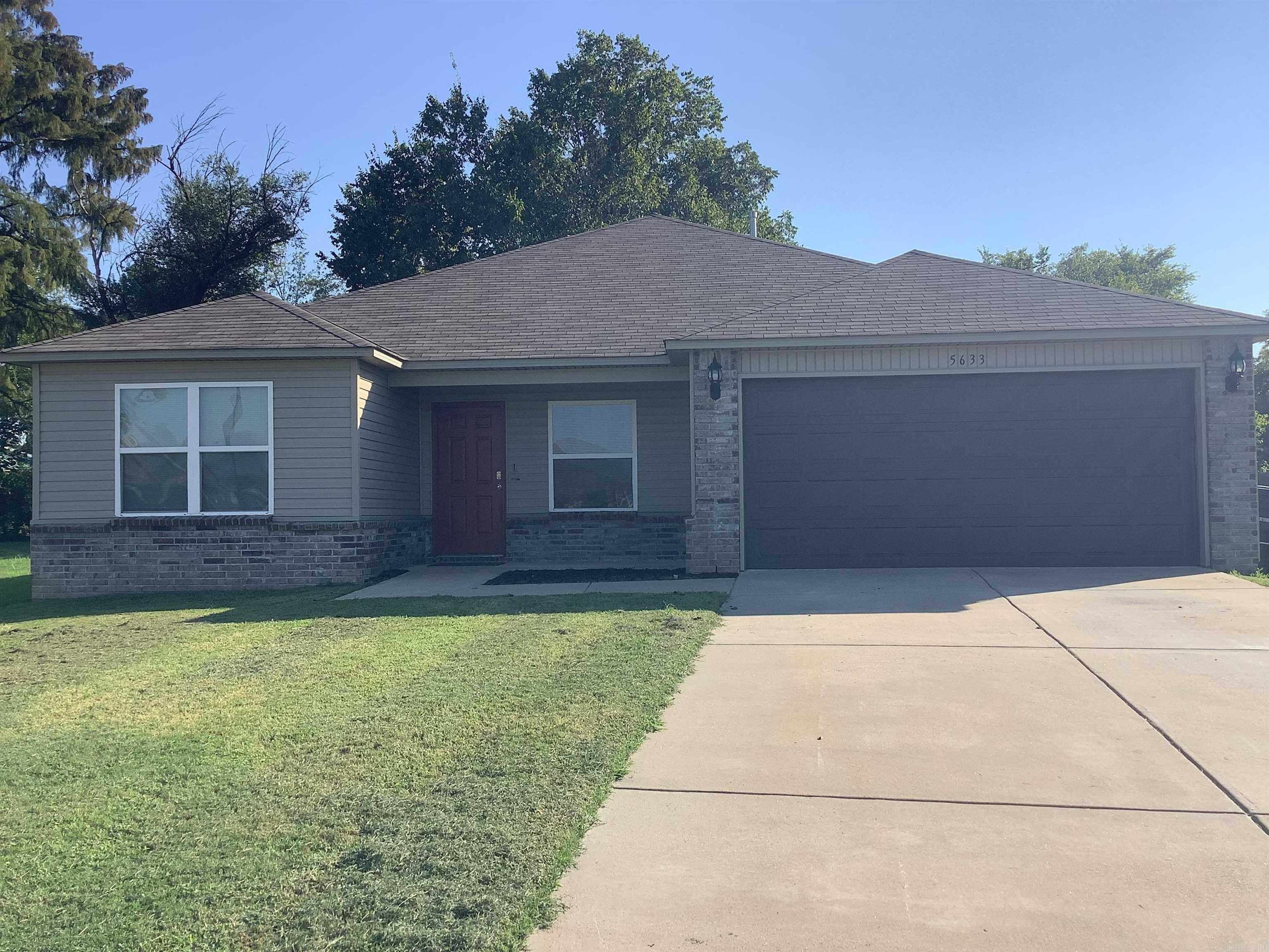 5633 Black Oak Cove — photo