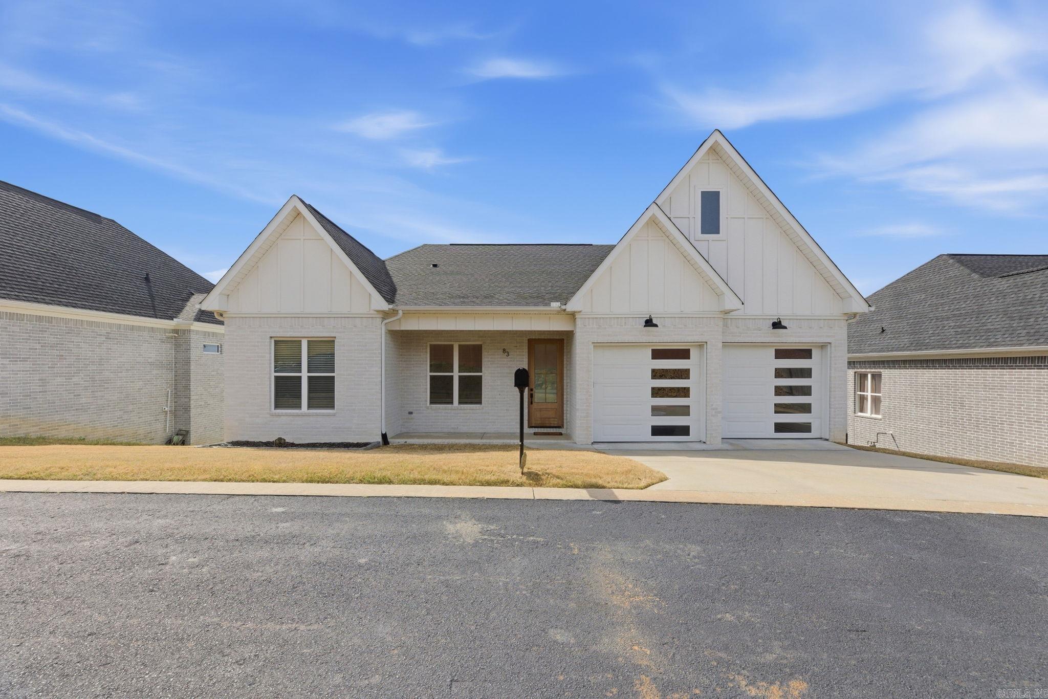 83 Tournay Circle — photo