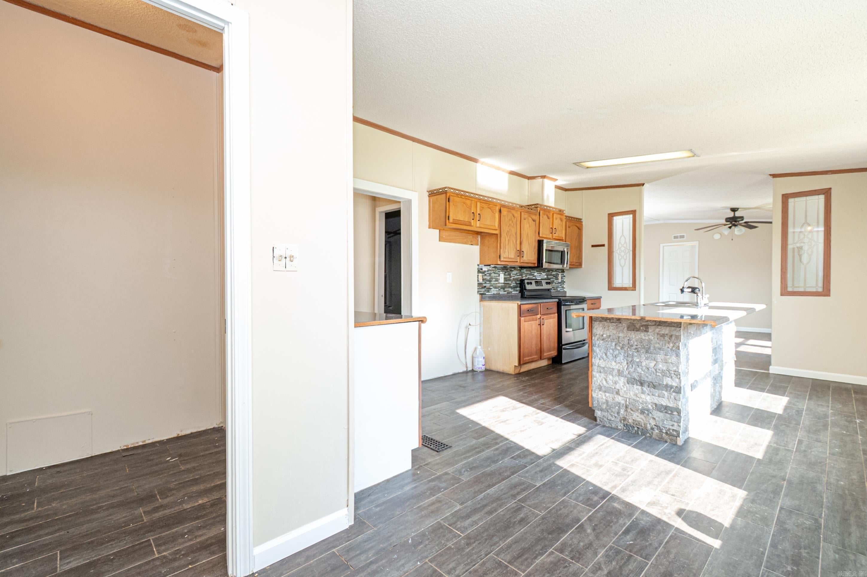 Home in Warren, AR 71671 — photo 2