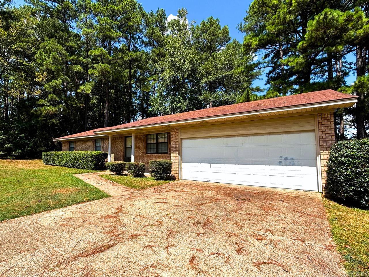 Home in Camden, AR 71701 — photo 2