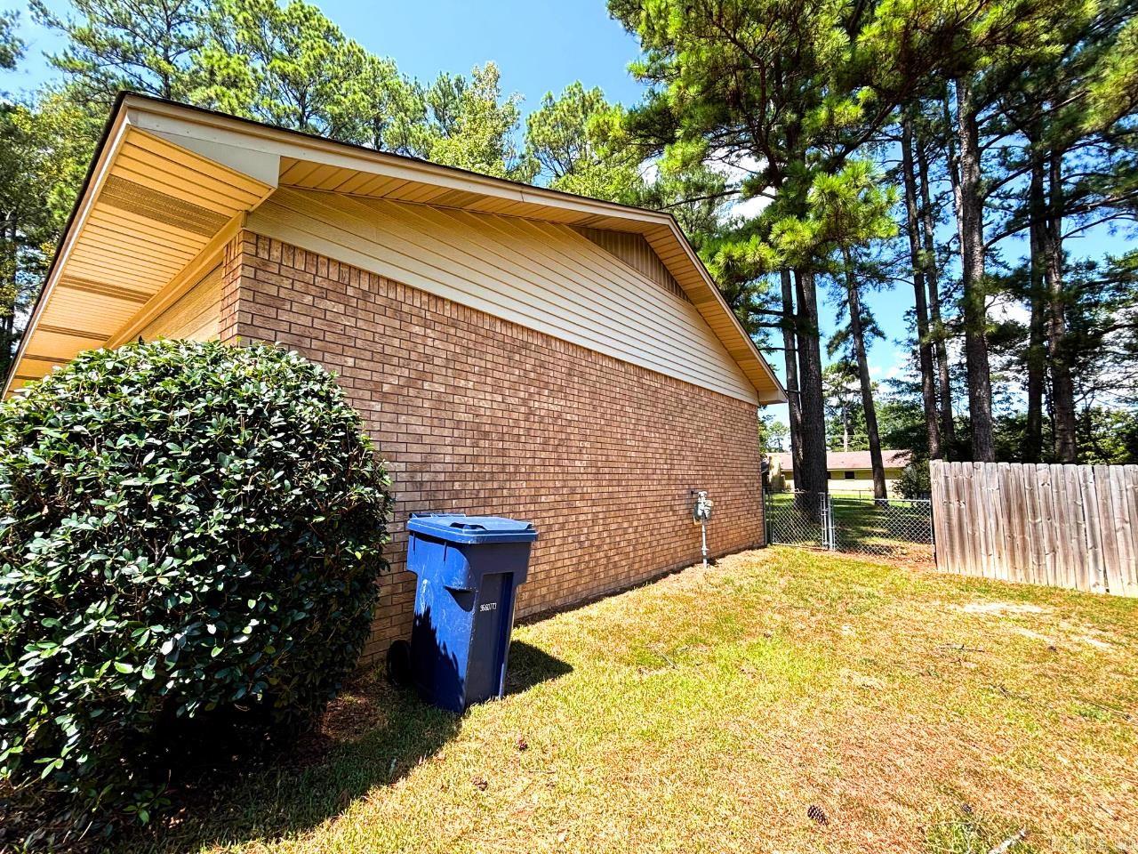 Home in Camden, AR 71701 — photo 3