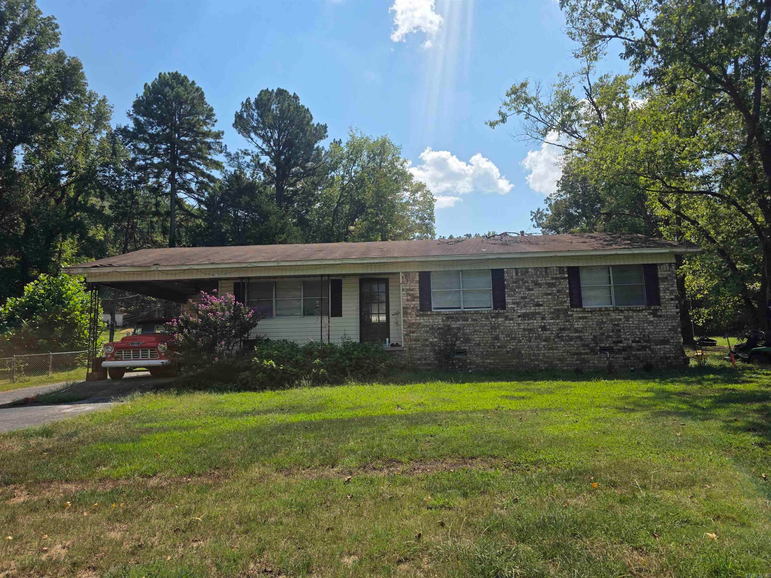 1083 N Hwy 7 — photo