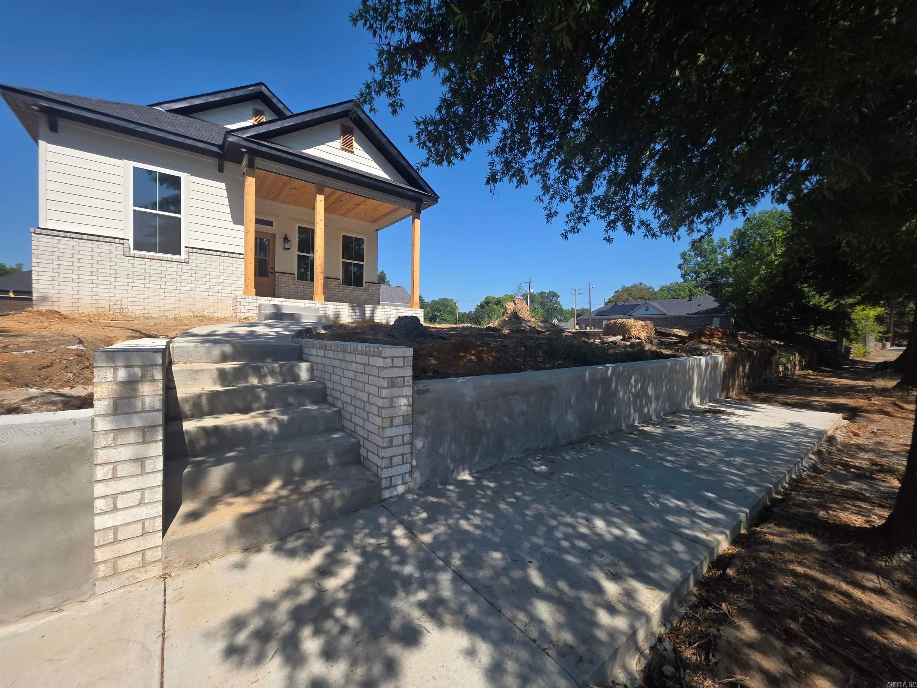 1518 S Arch Street — photo
