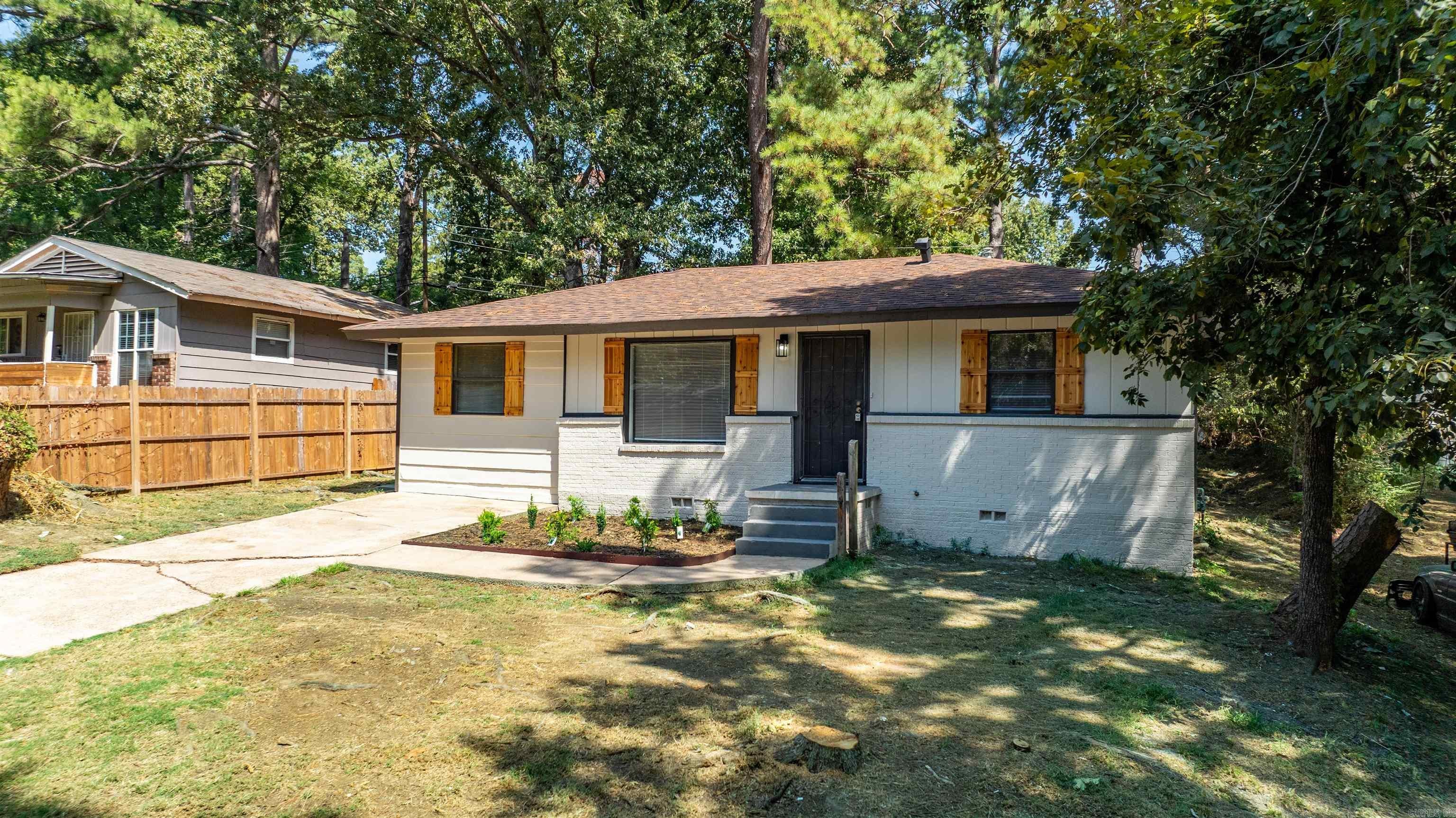 22 Harrow Drive — photo