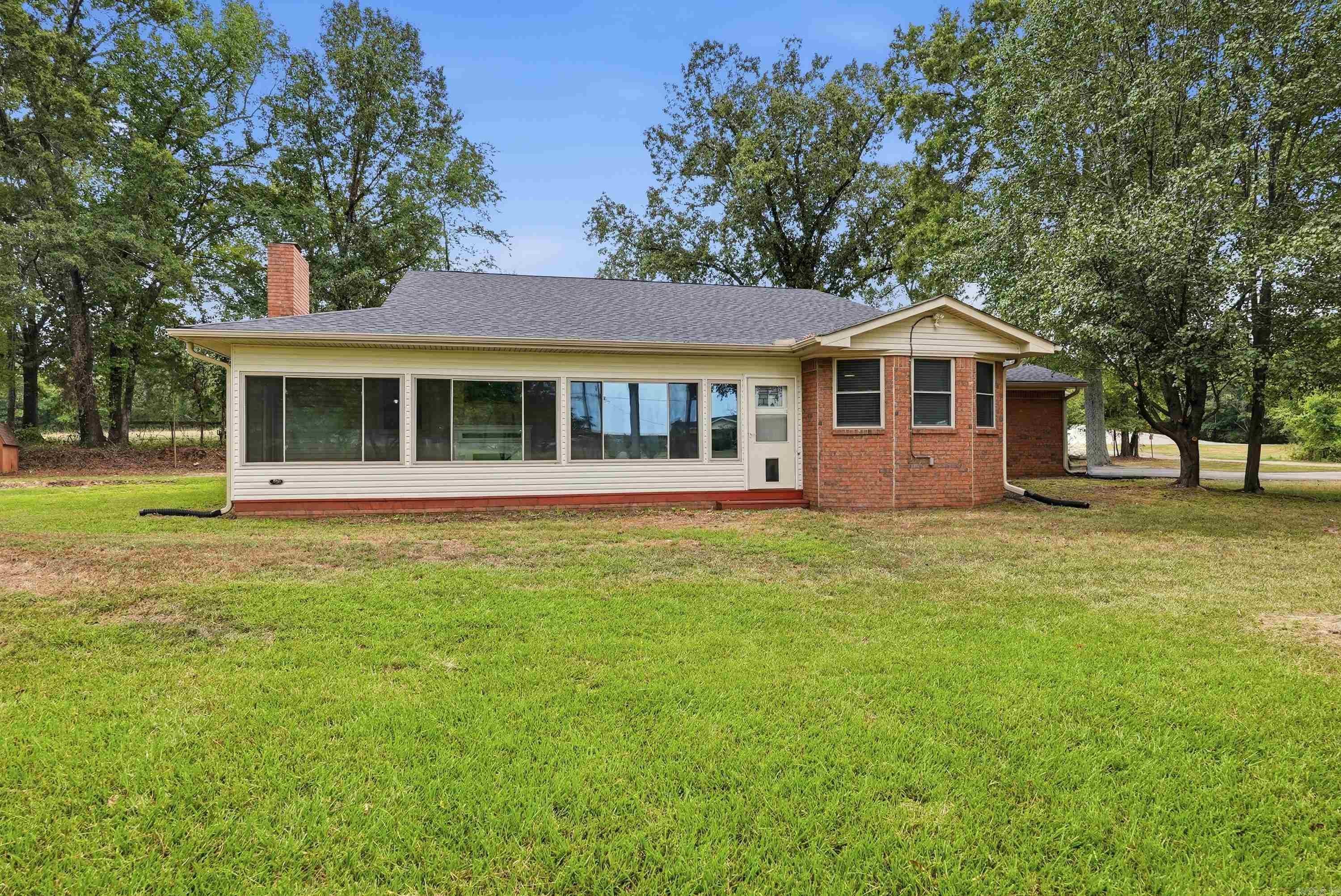 3202 Highway 290 — photo