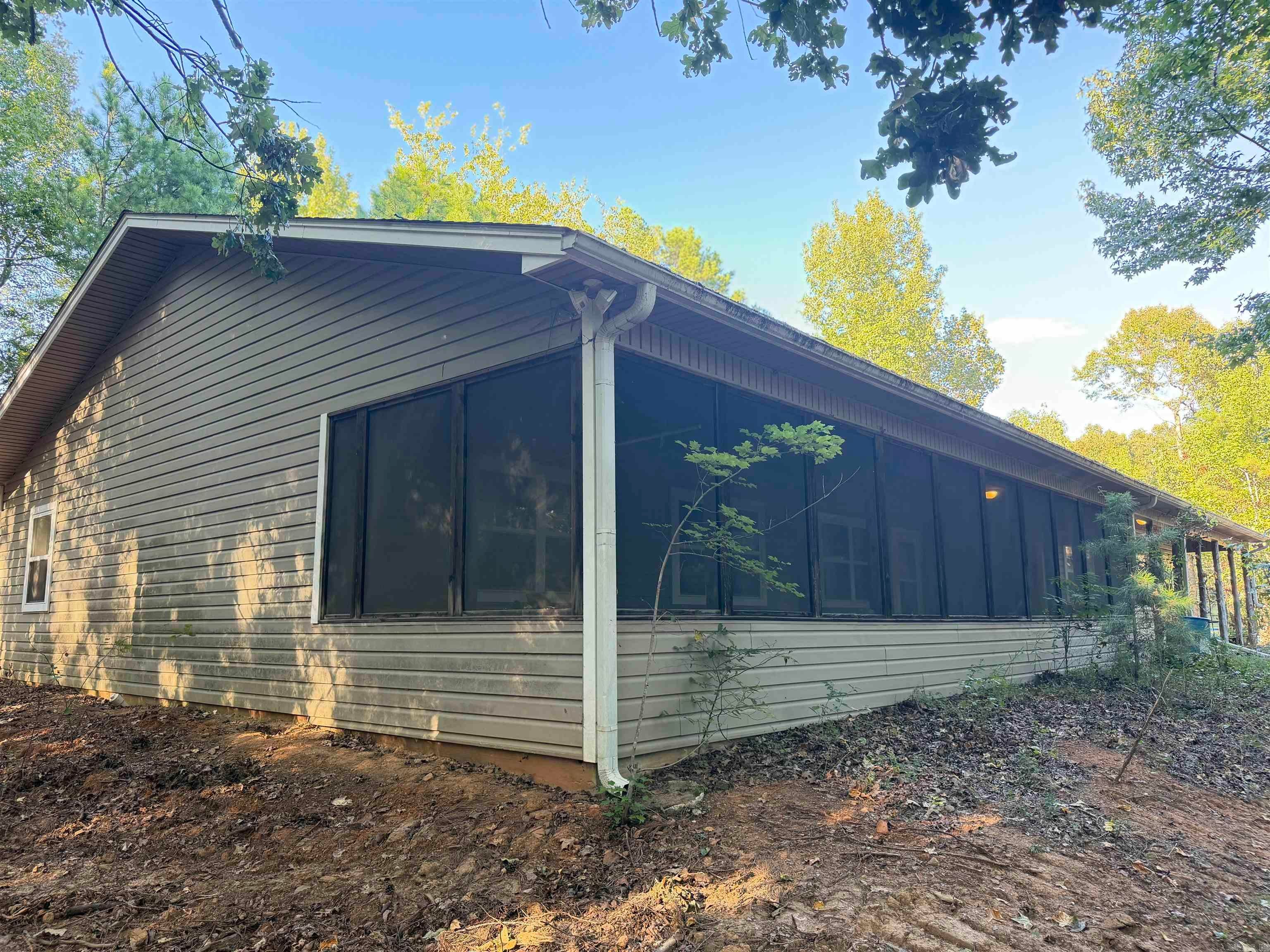 1418 Grassy Hollow Road — photo