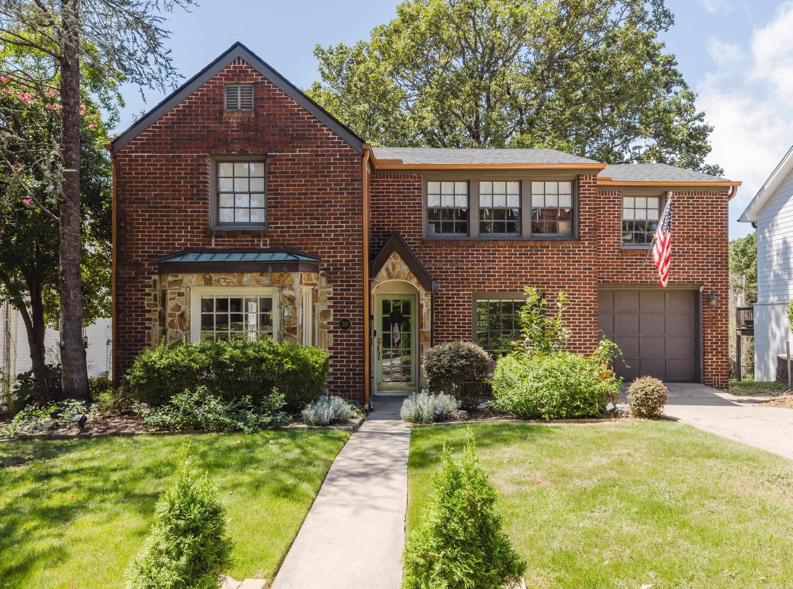 312 Skyline Drive — photo