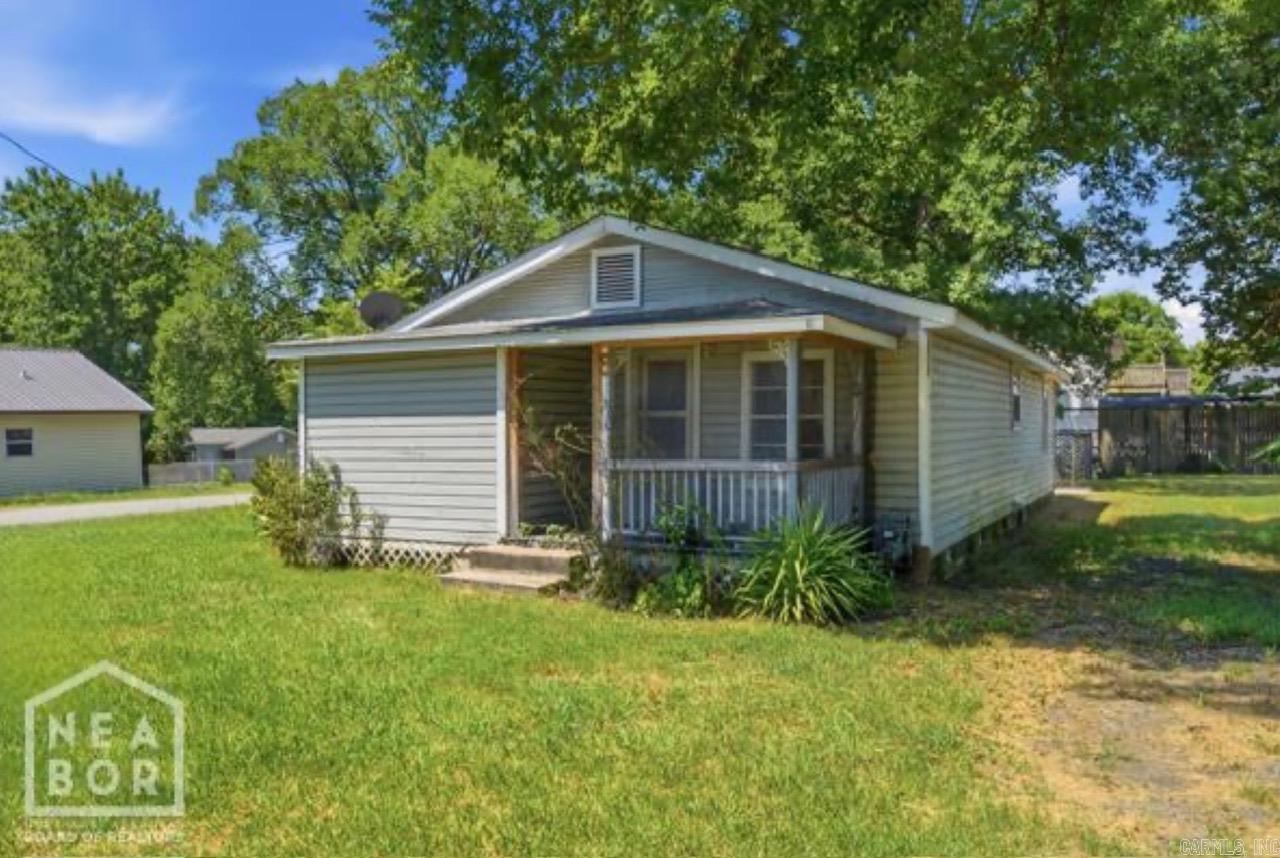 8 Locust Street — photo