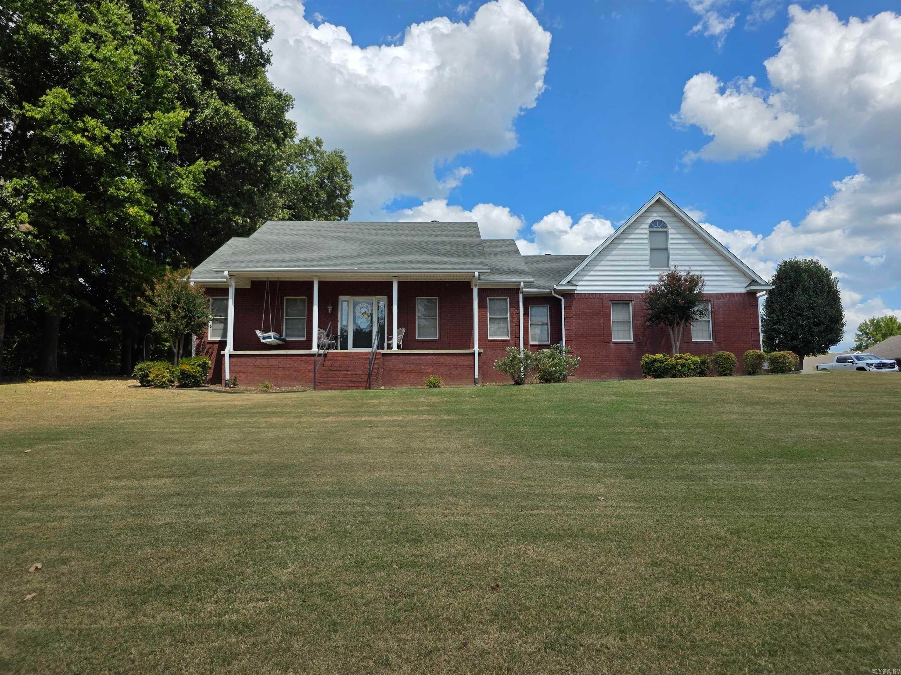 2301 Country Club Rd — photo