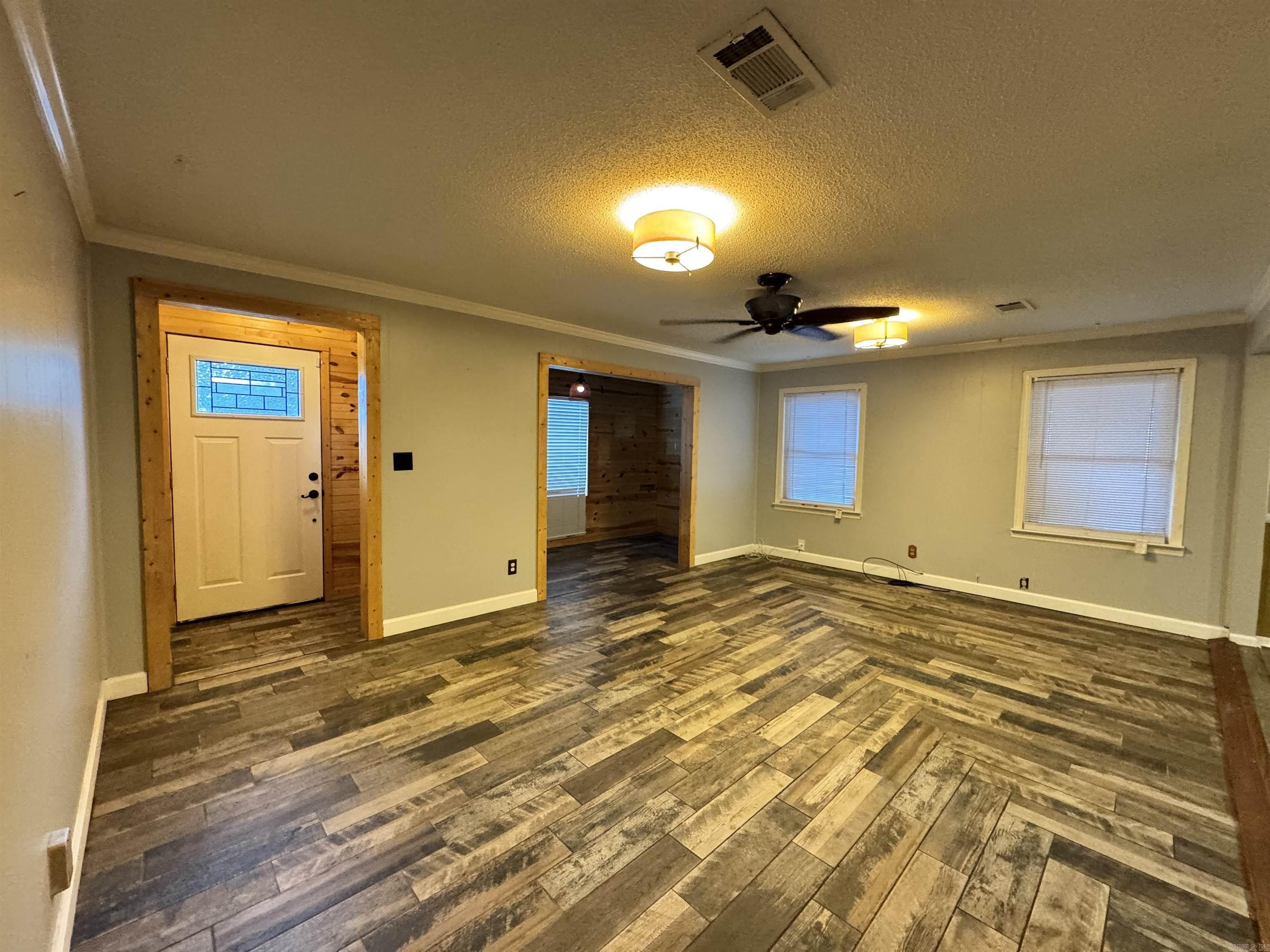 402 S Border, Benton, AR 72015 — photo 3