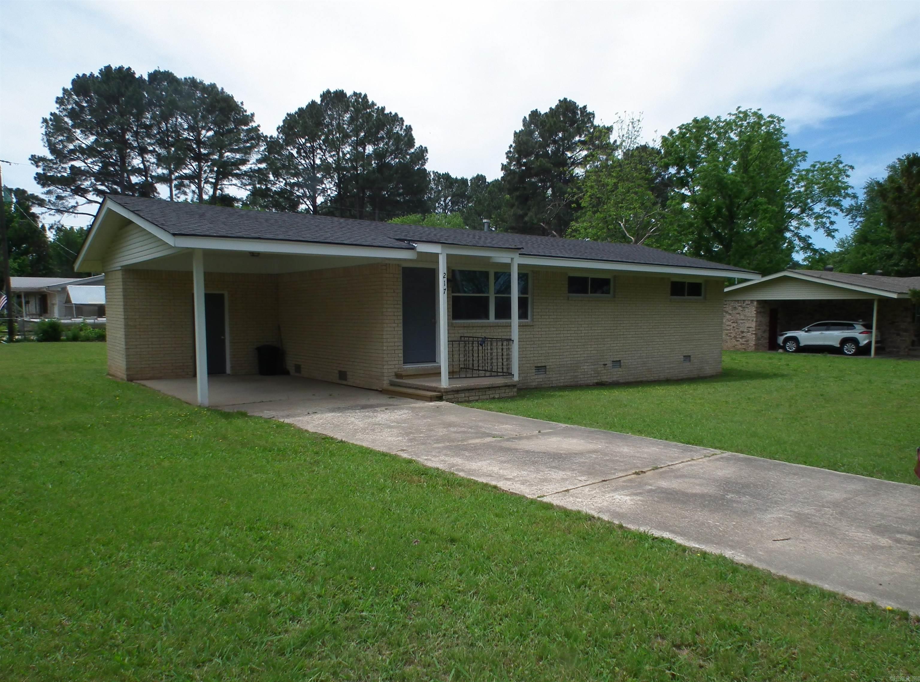217 Trailwood Drive — photo