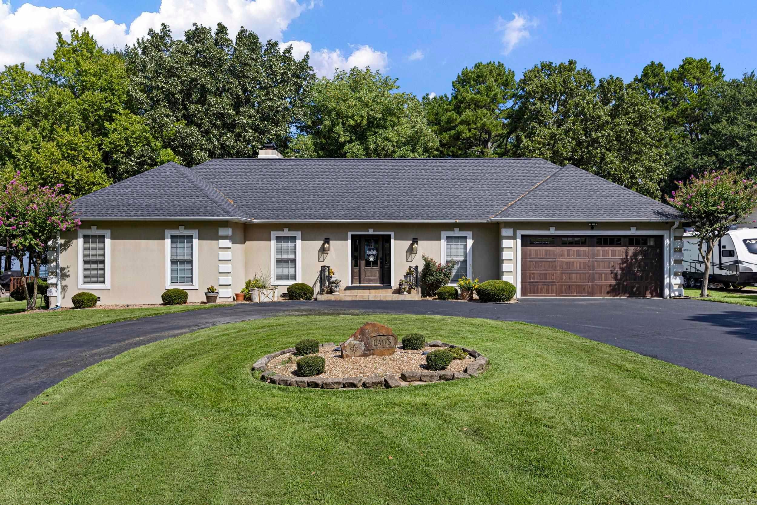 107 Pine Shore Ln — photo