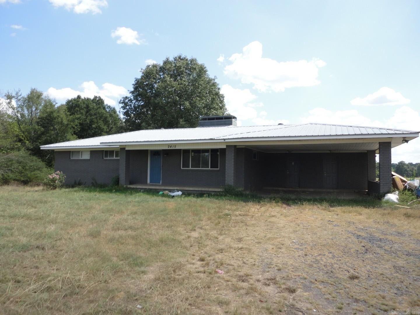 2415 E Republican Road — photo