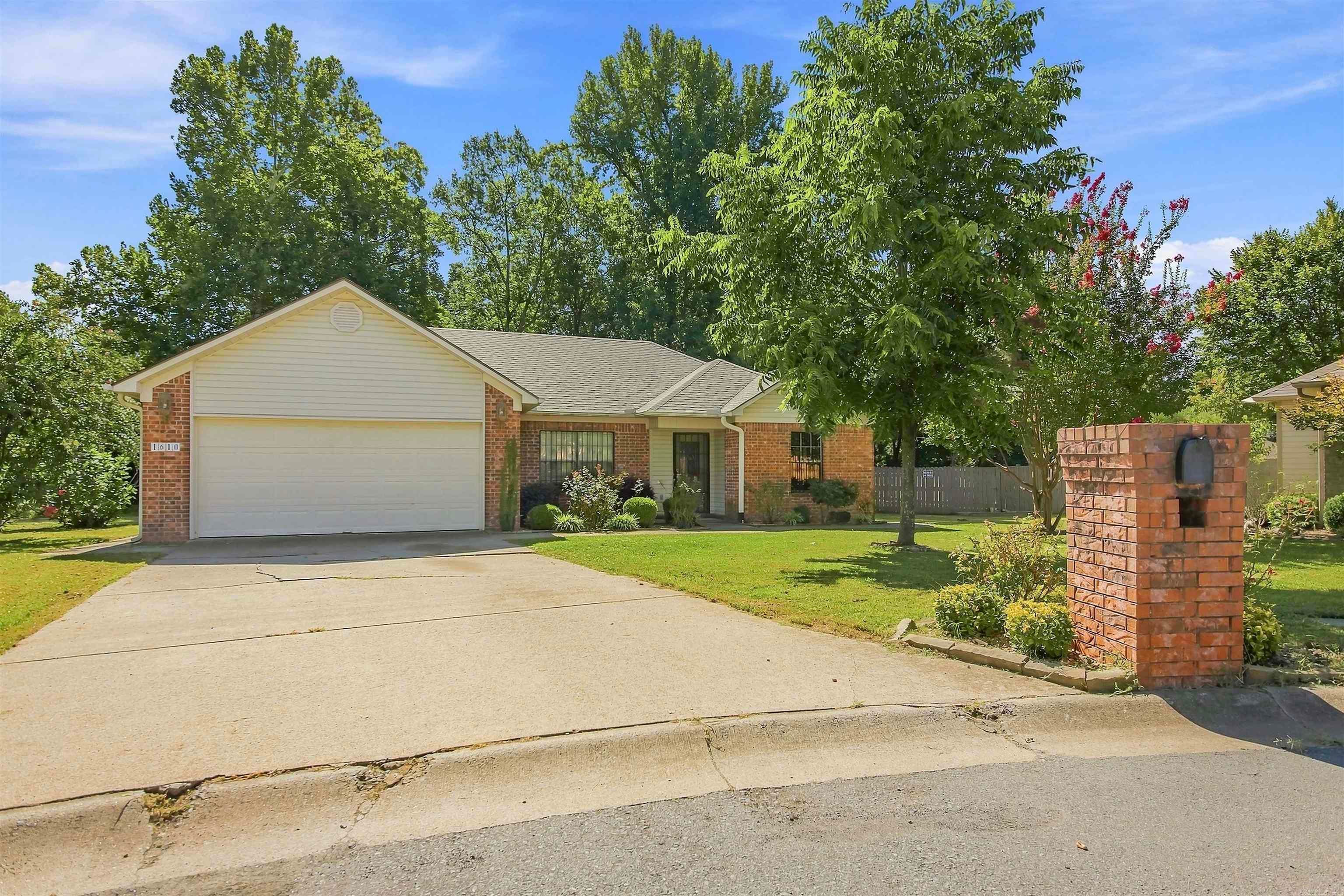 1610 Cajun CV — photo