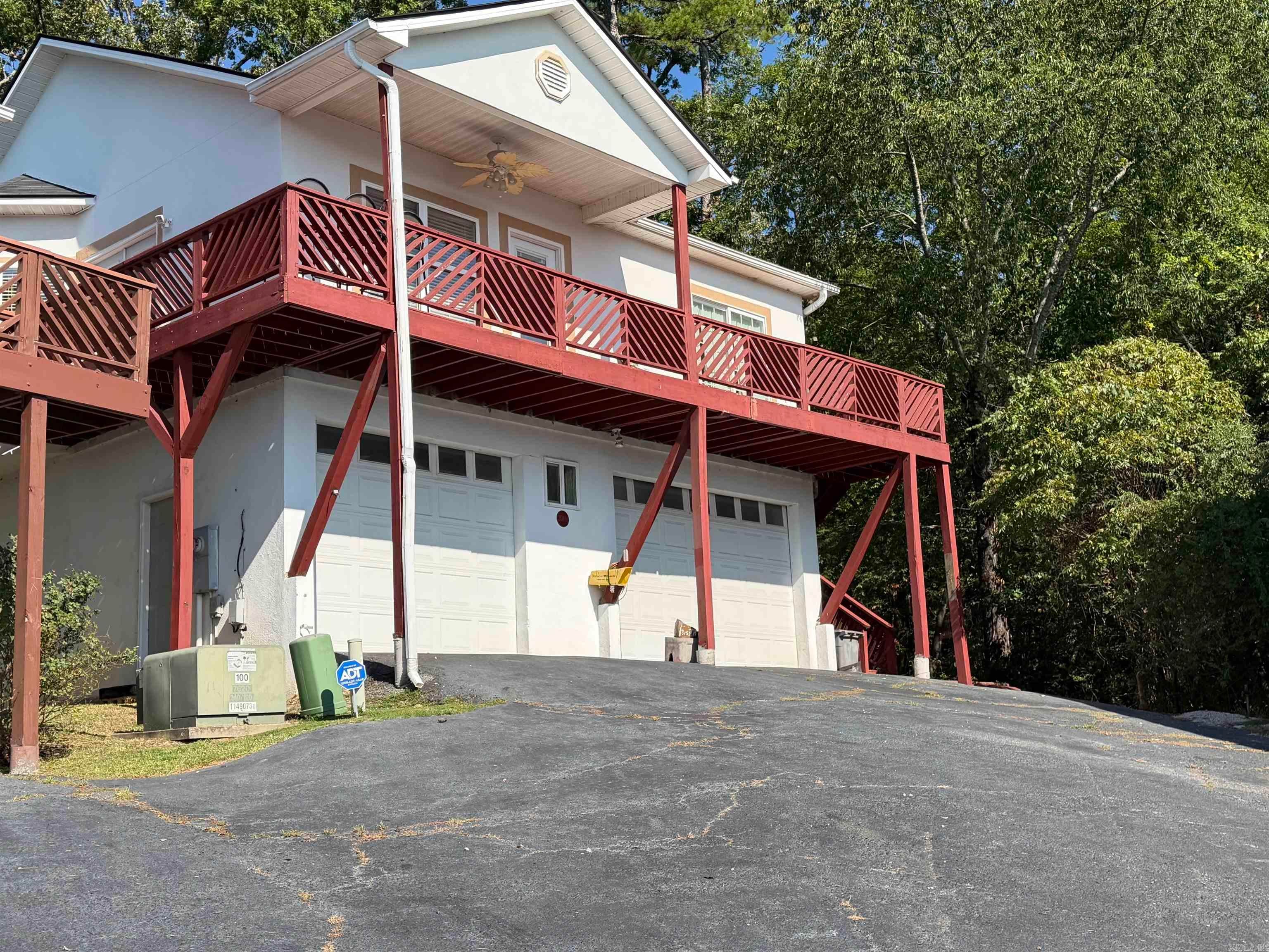 208 Aberina H — photo