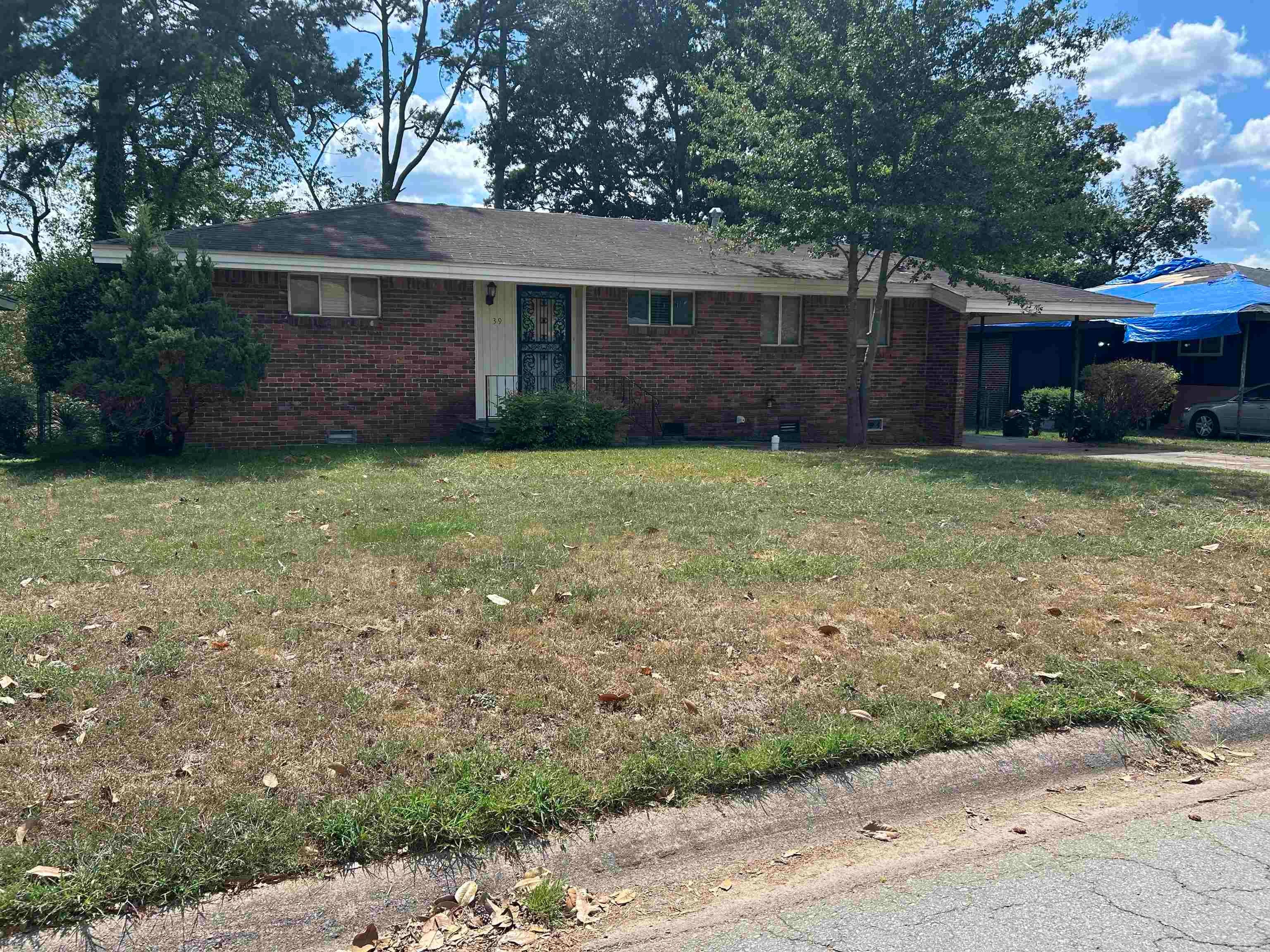 39 Broadmoor Dr — photo