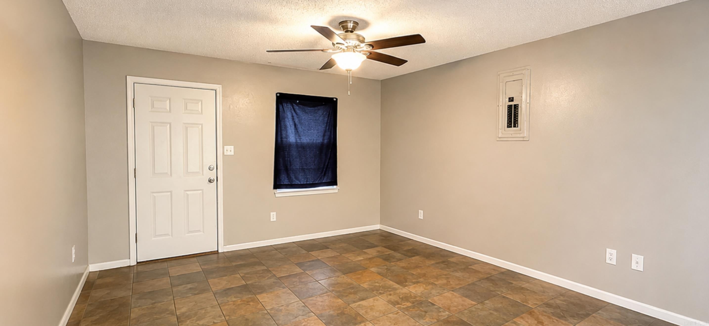 Home in Hope, AR 71801 — photo 2