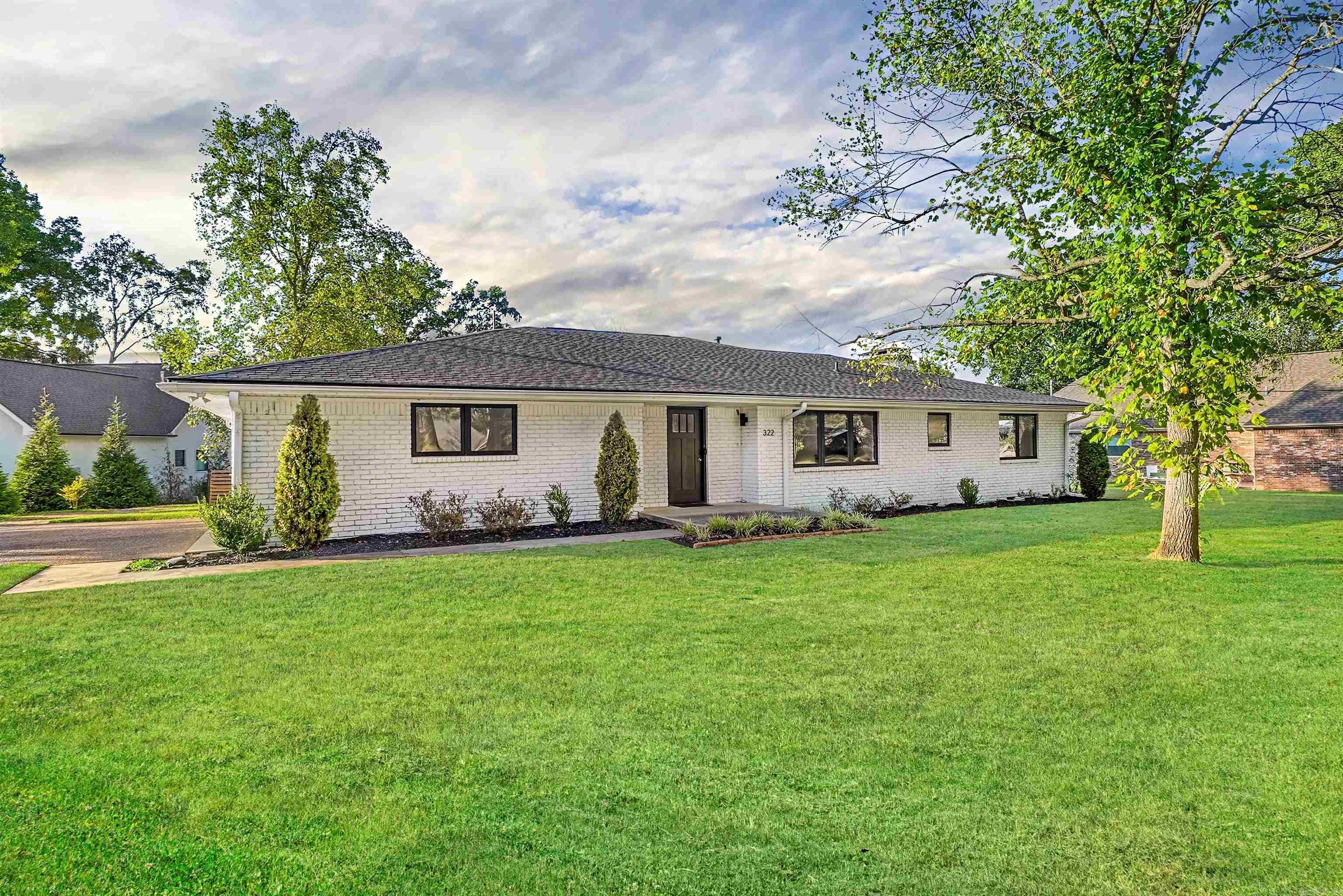 322 Broadview Circle — photo