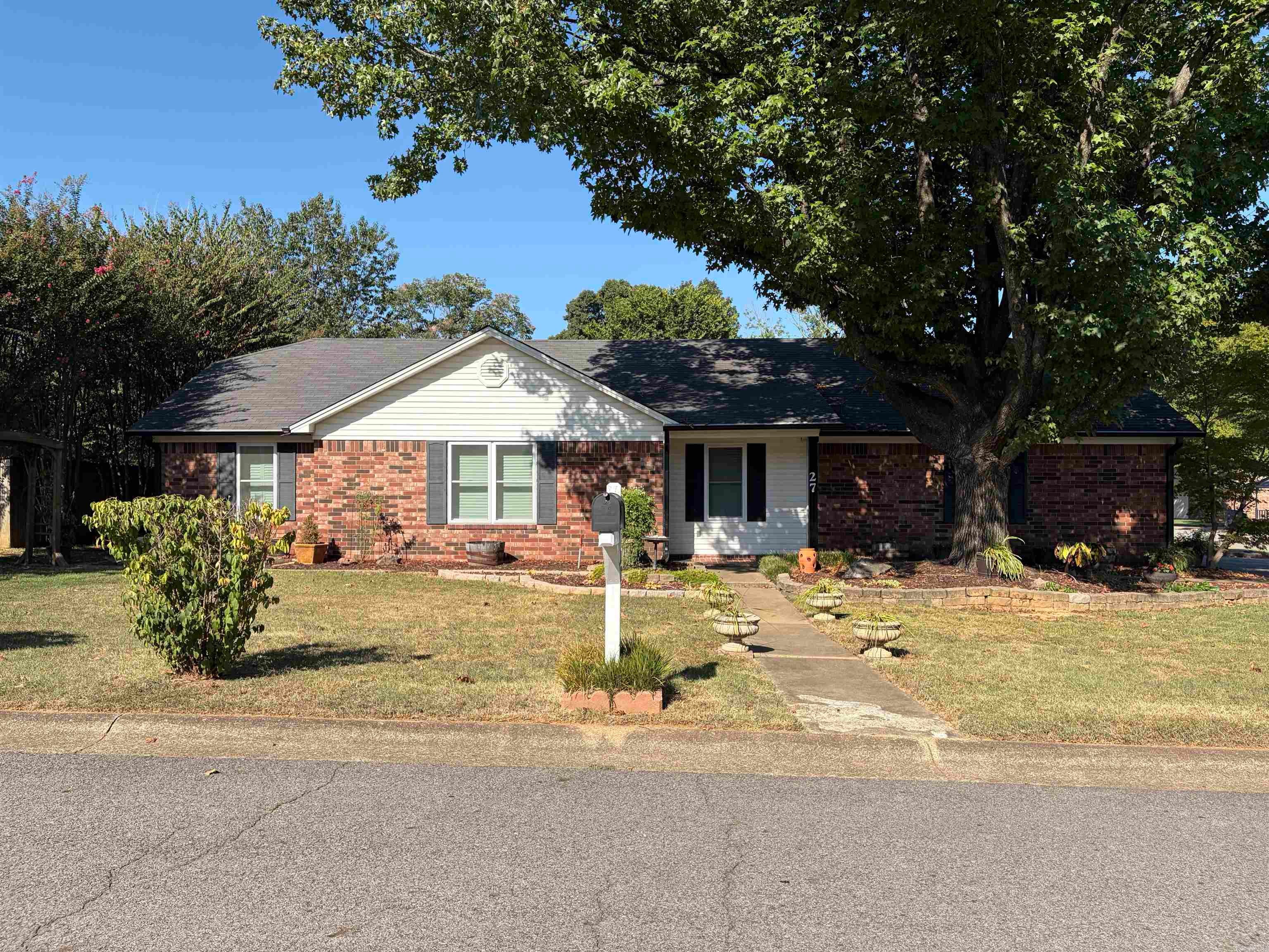 27 Hartwell — photo