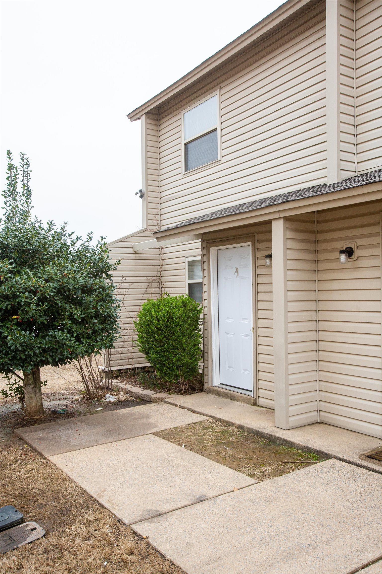 10 Edgehill Cove — photo