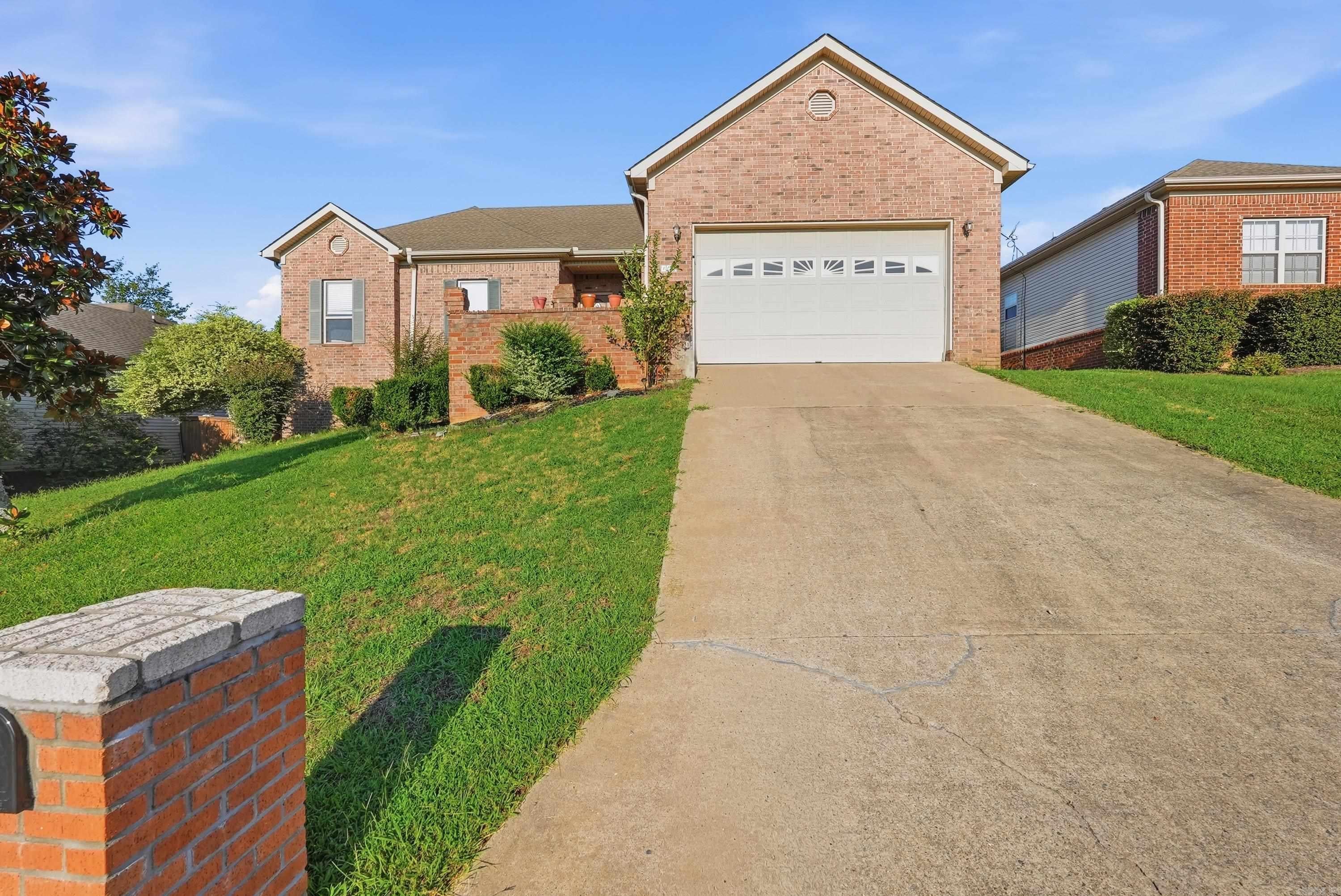 102 Ridgecrest Square — photo