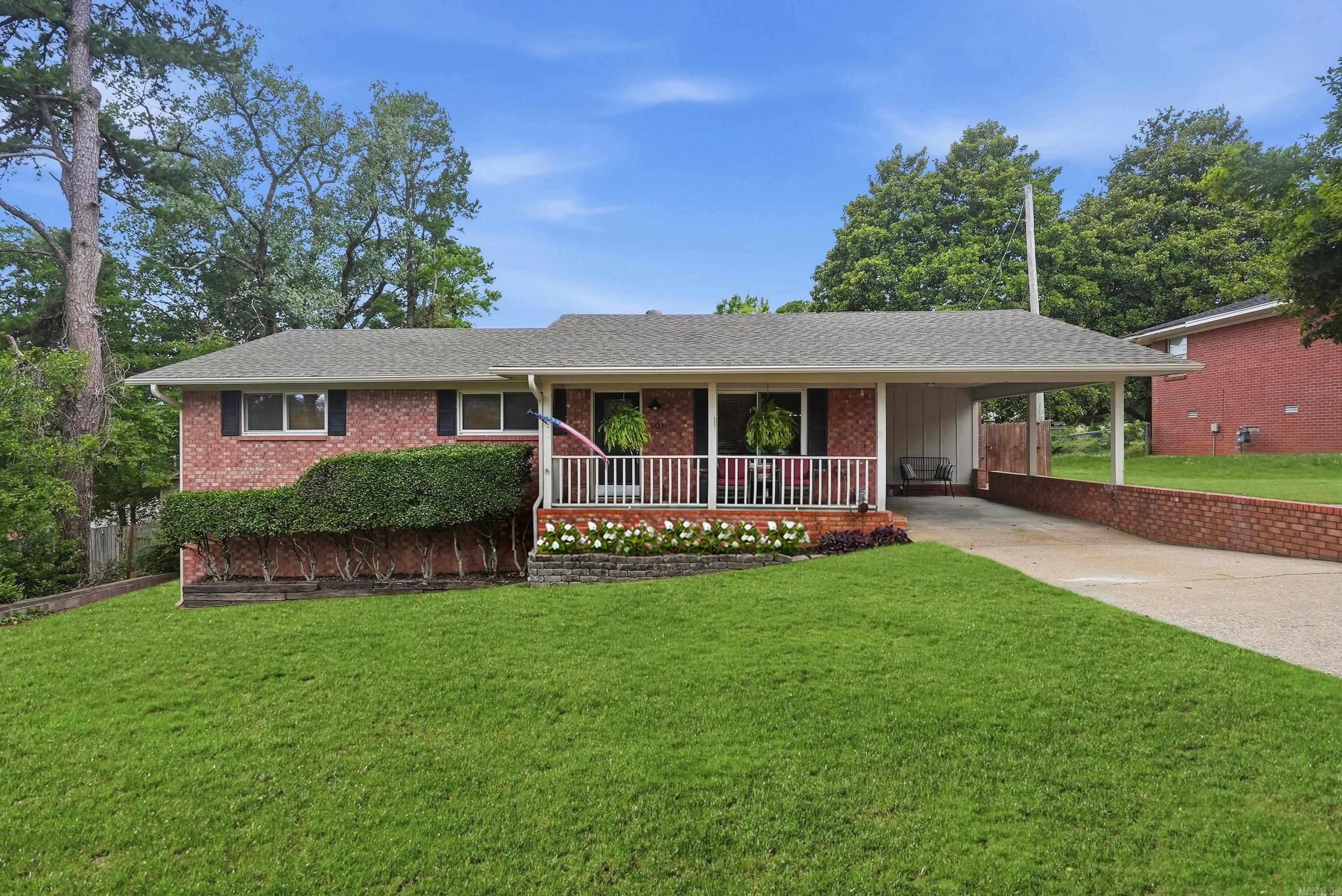 501 Oaklawn Drive — photo