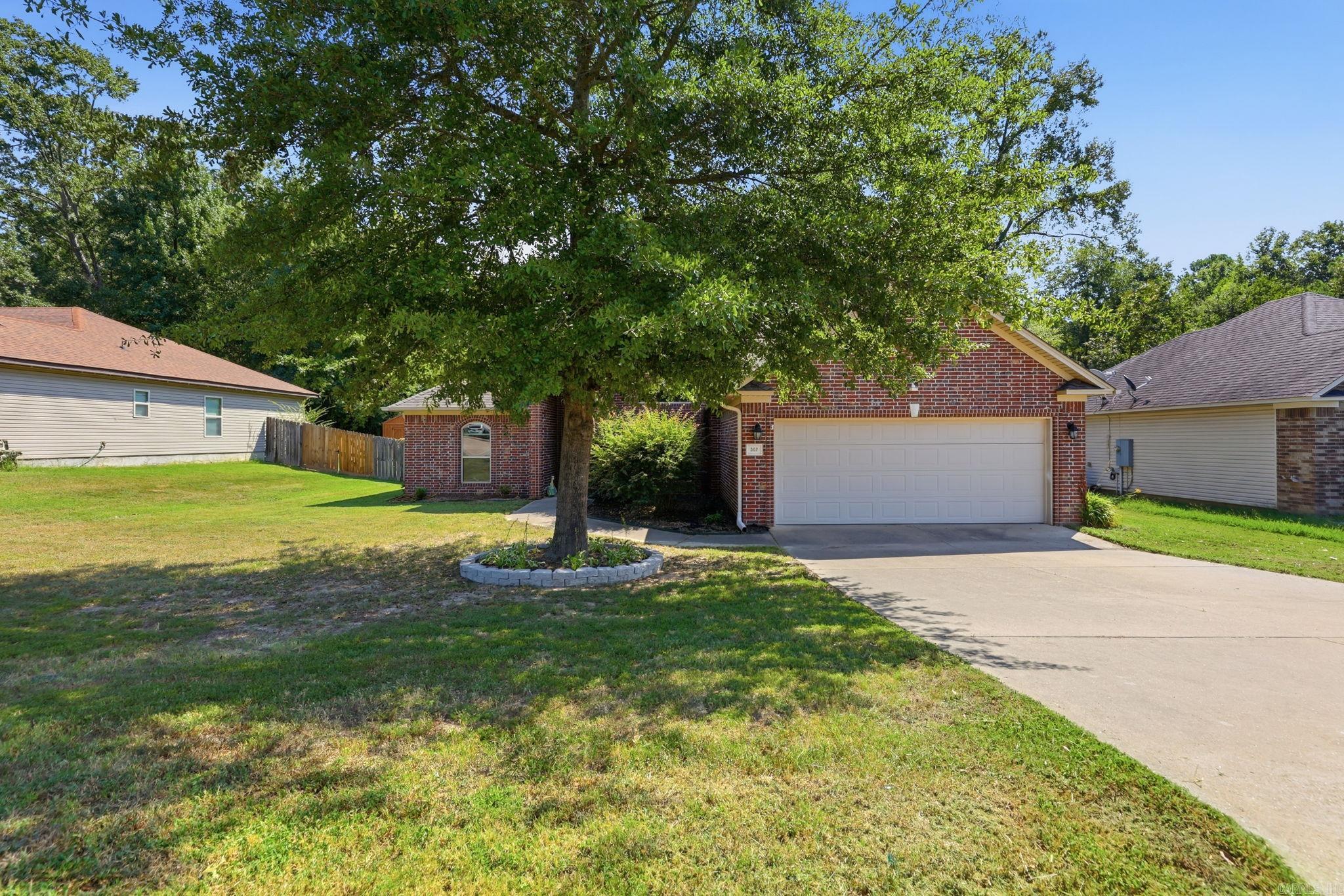 302 Montgomery Drive — photo