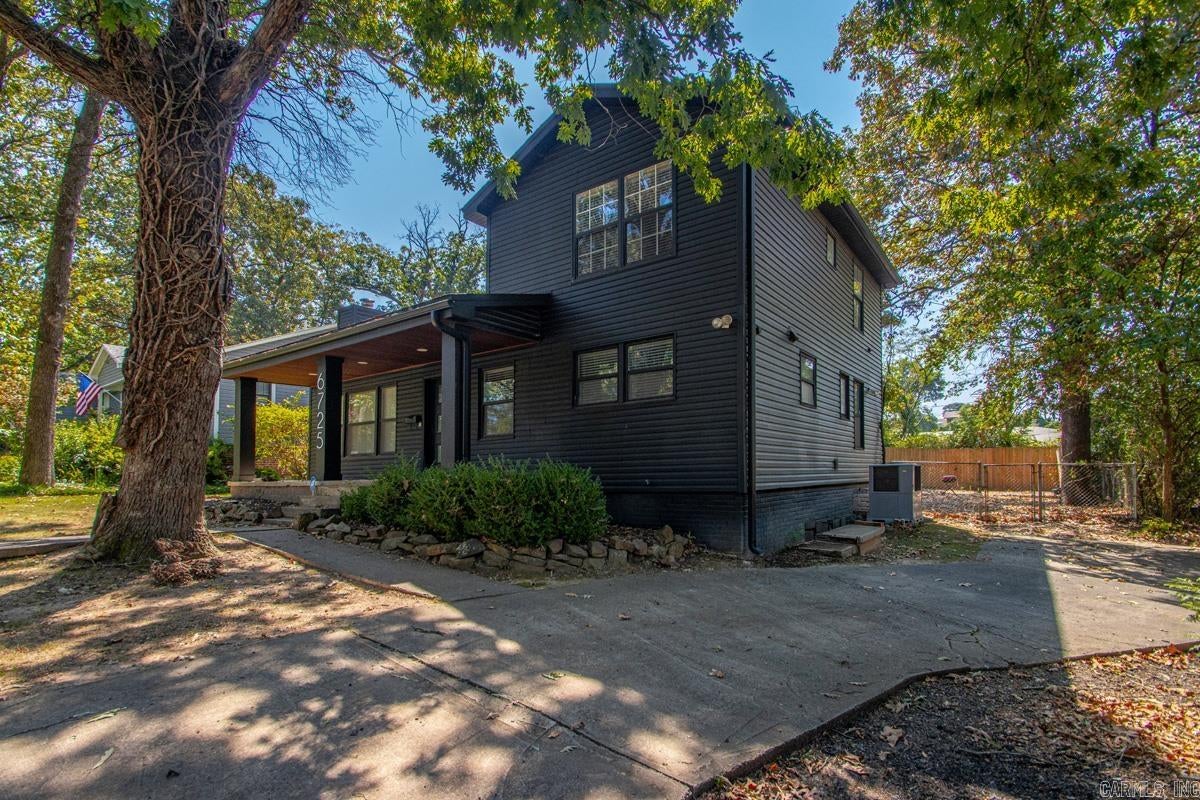 6725 Kavanaugh Place — photo