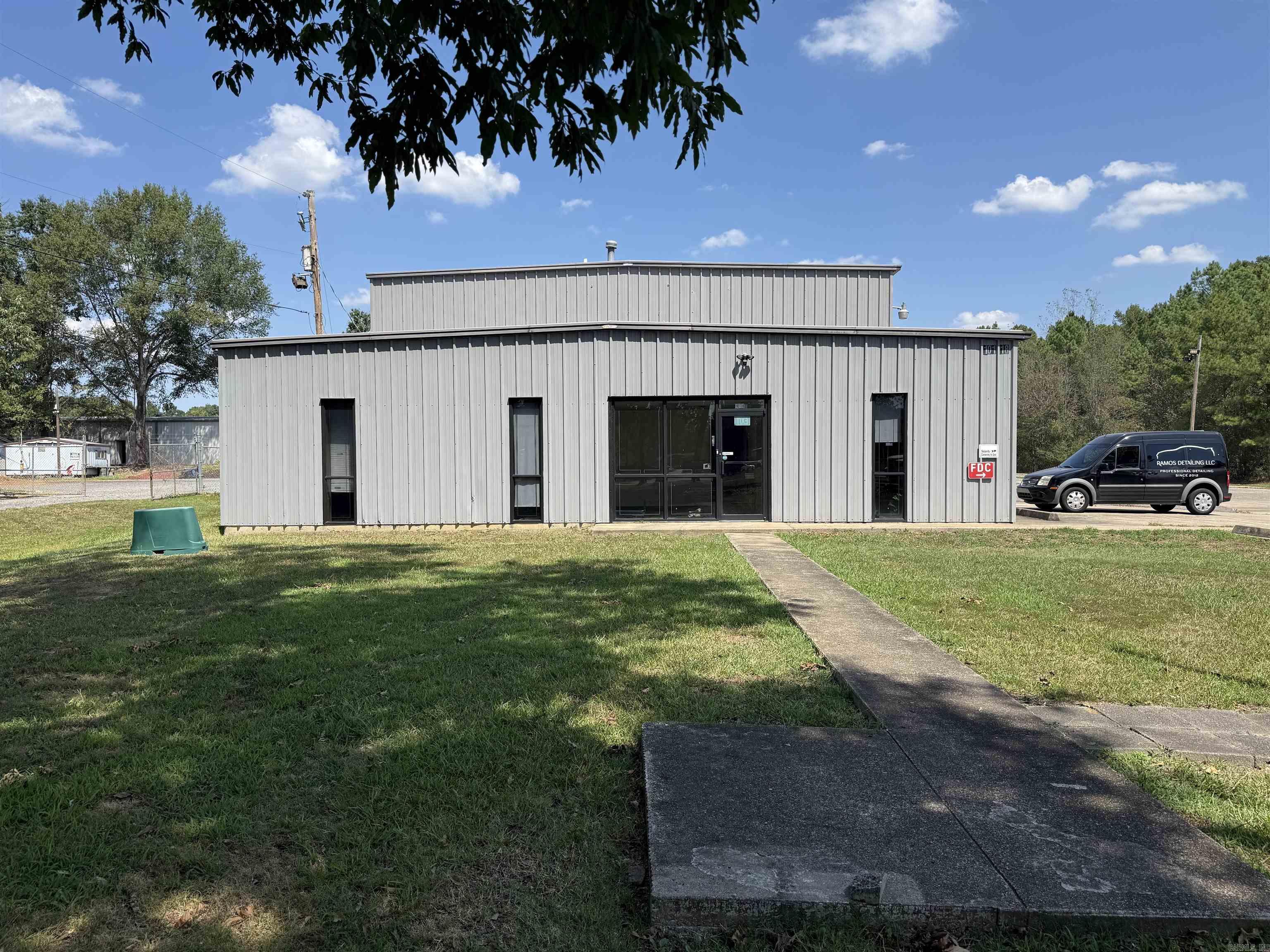 10118 Colonel Glenn Road — photo