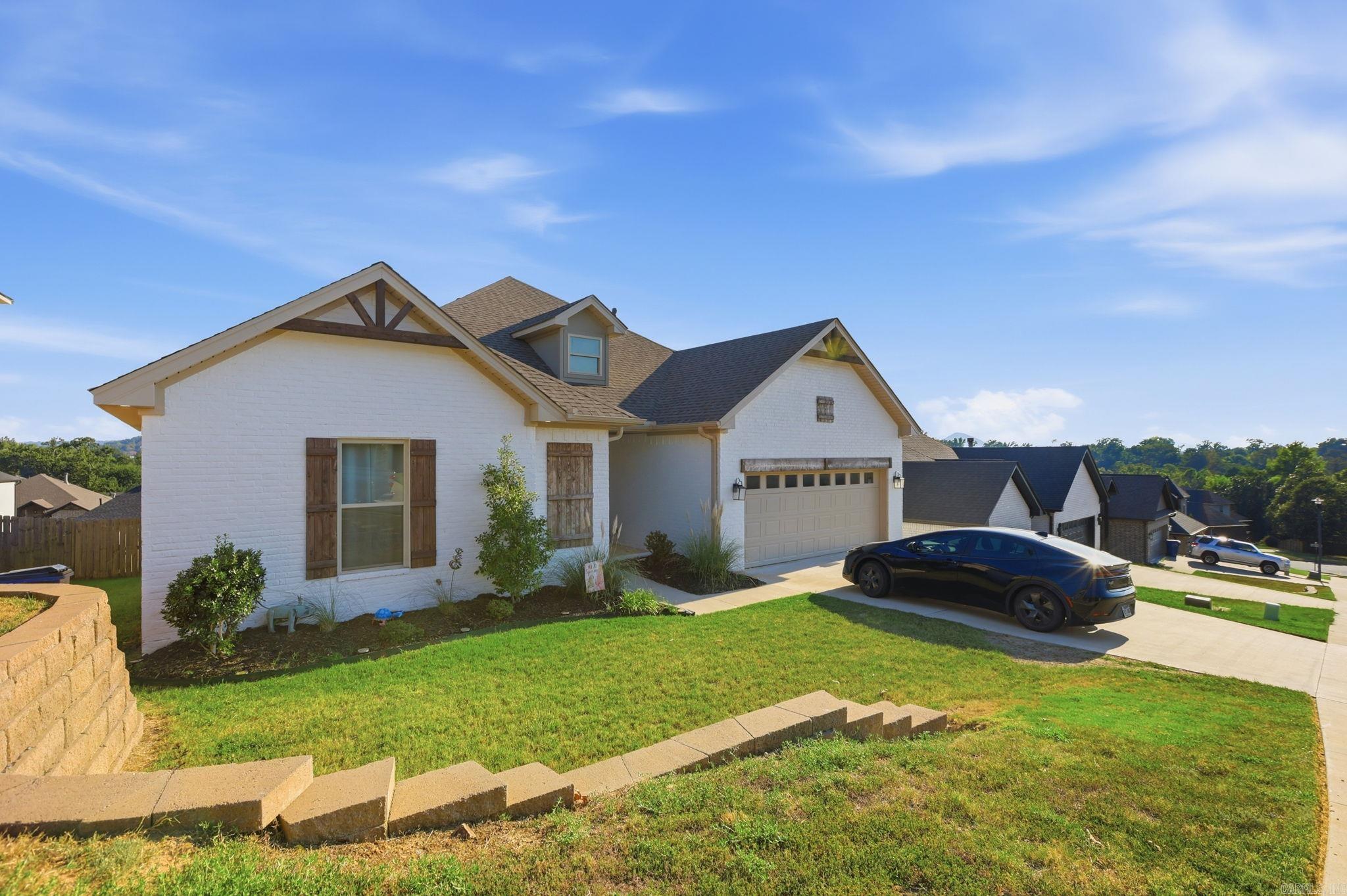 Home in Maumelle, AR 72113 — photo 2