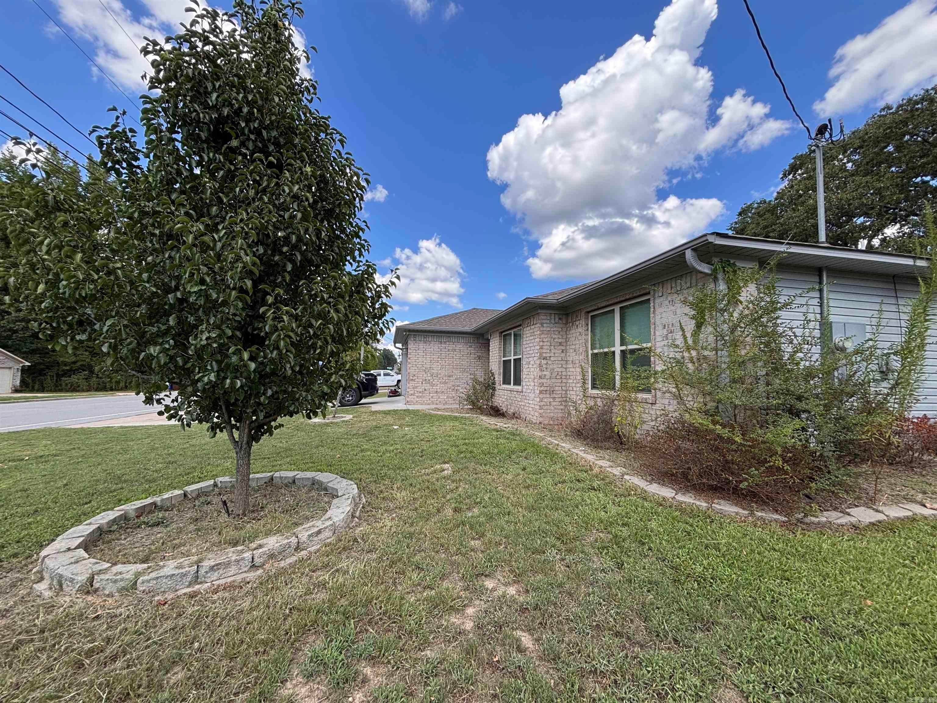 310 S Shady Lane — photo