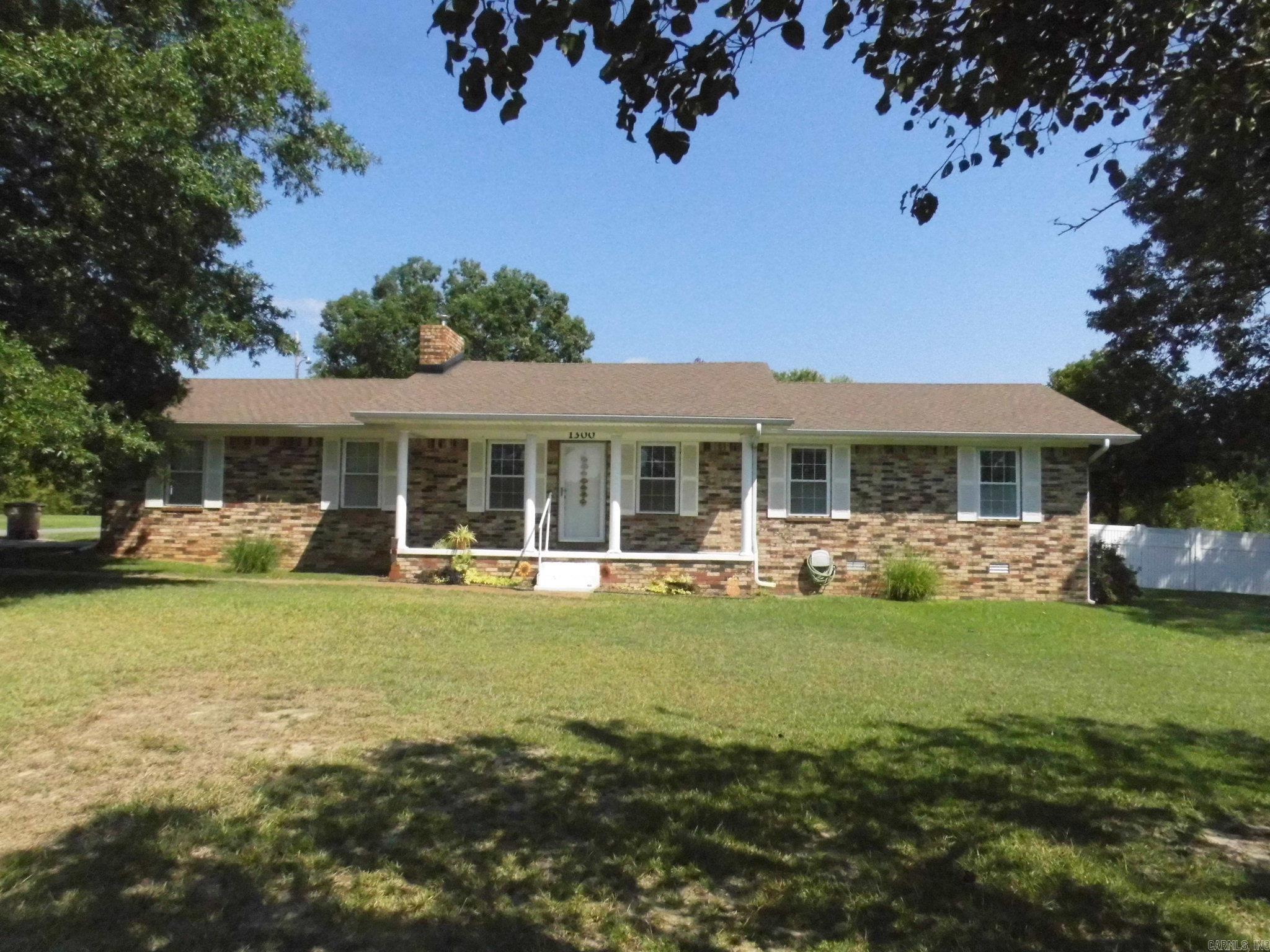 1300 W Woodson Lateral Road — photo