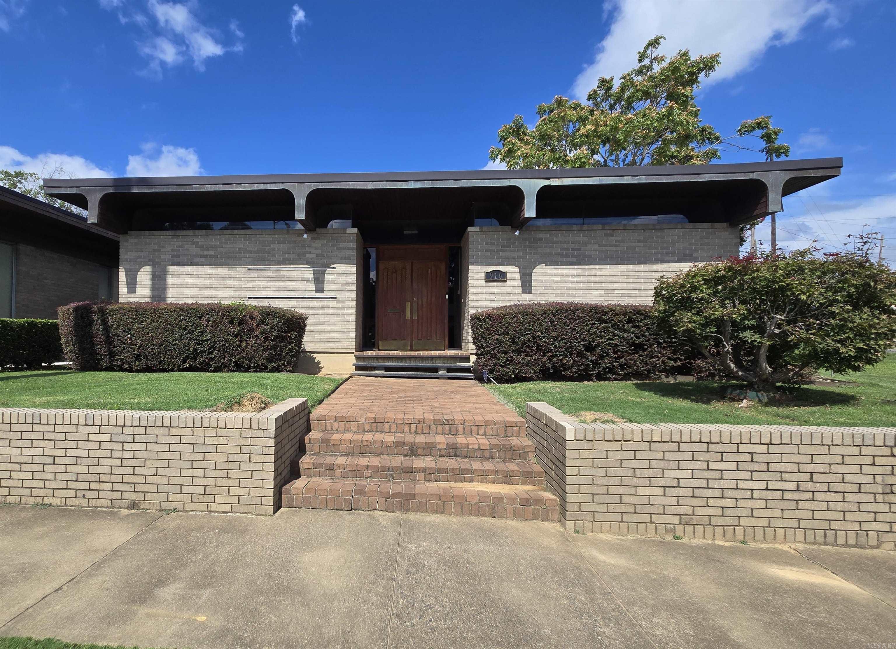 916 Garland Street — photo