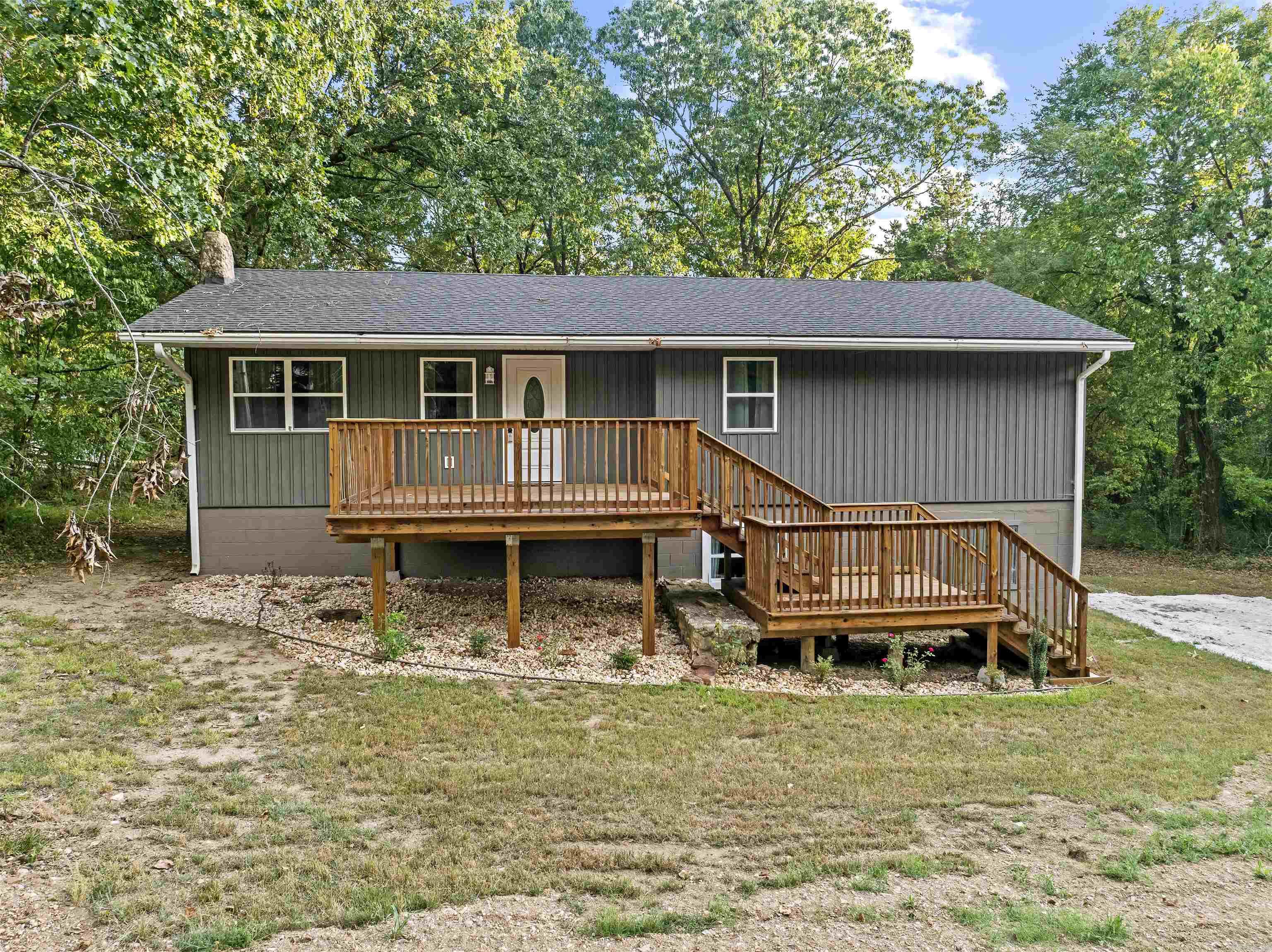 140 Cardinal Lane — photo