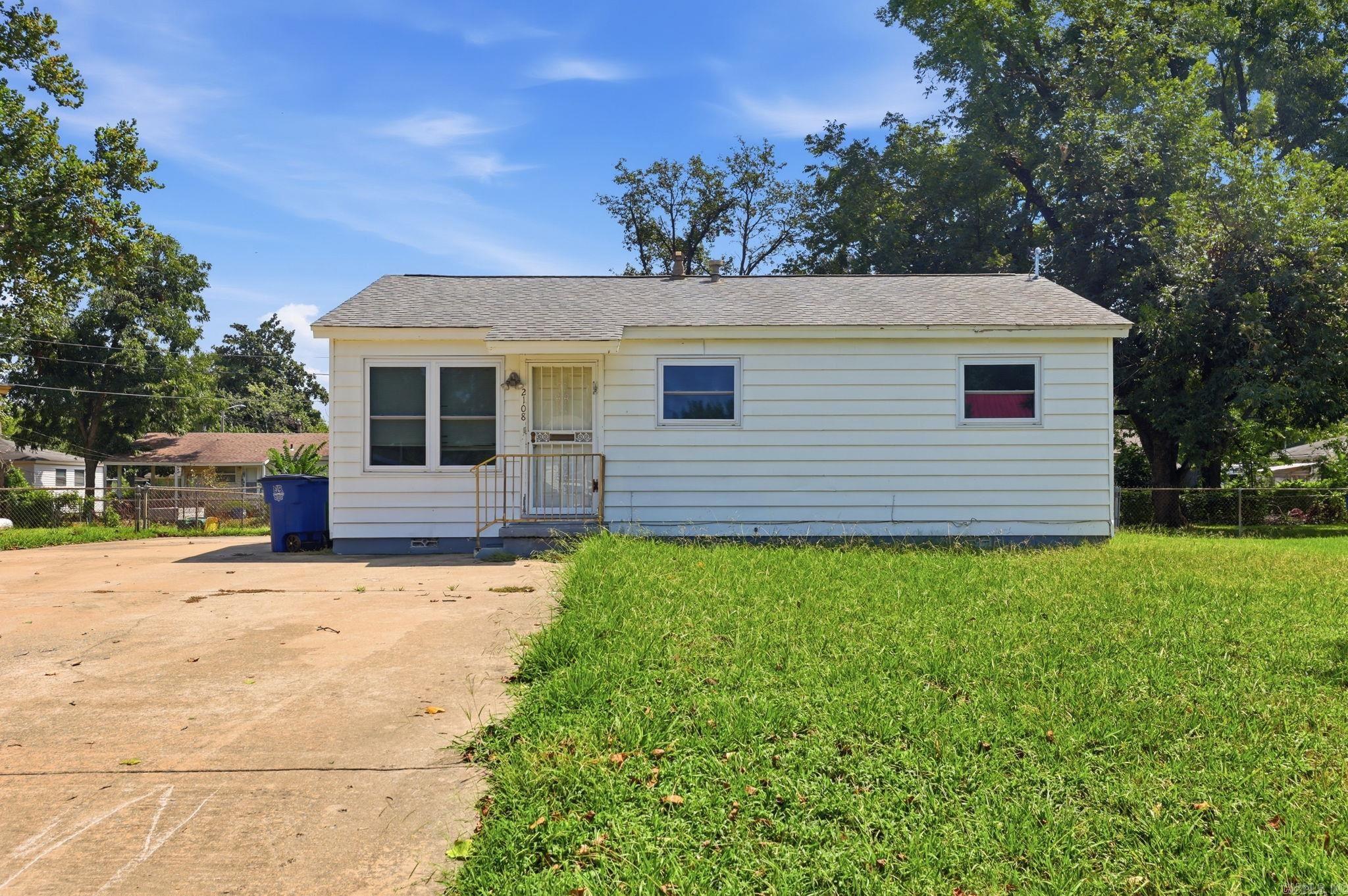 2108 Whyte Drive — photo