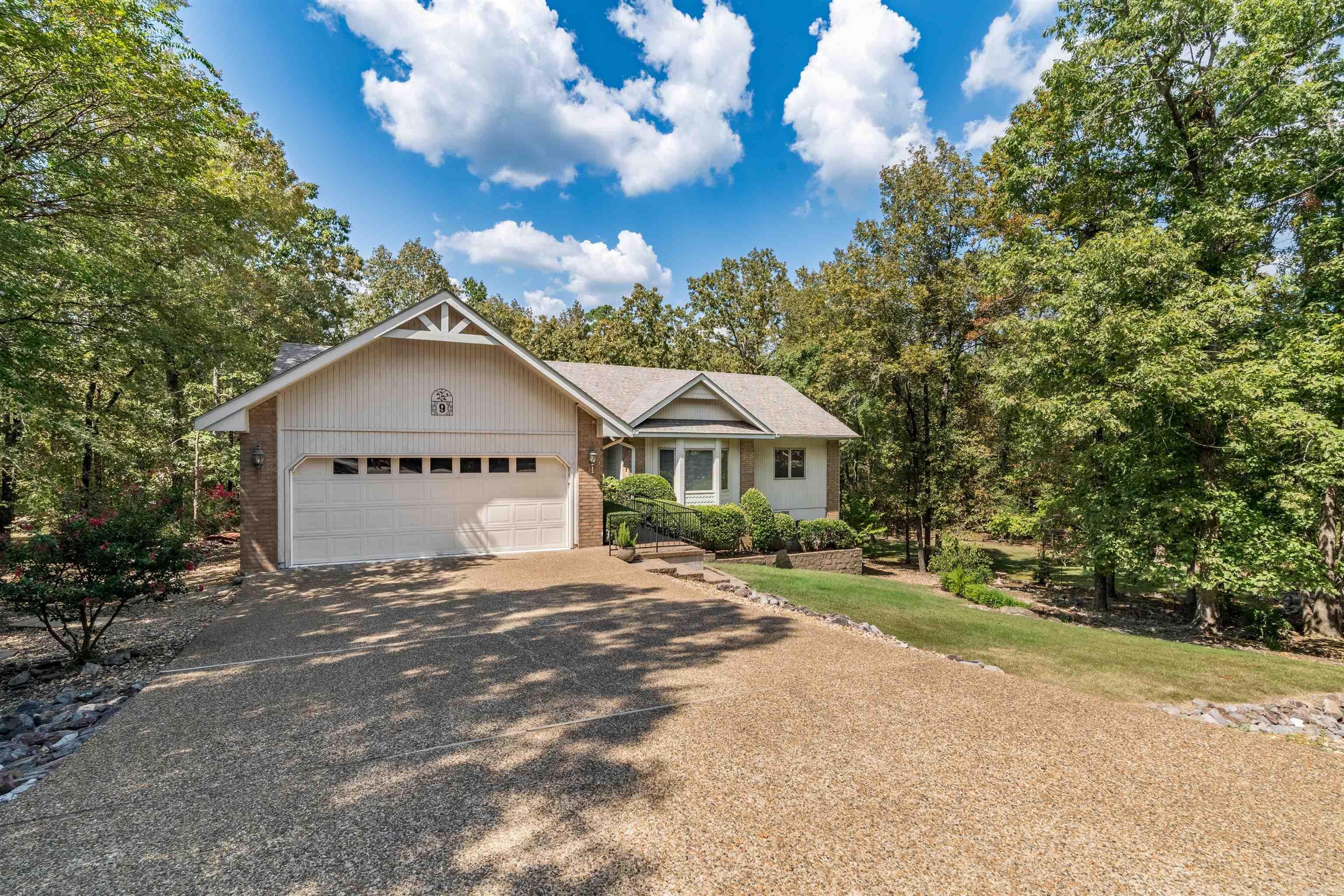 Home in Hot Springs Village, AR 71909 — photo 2