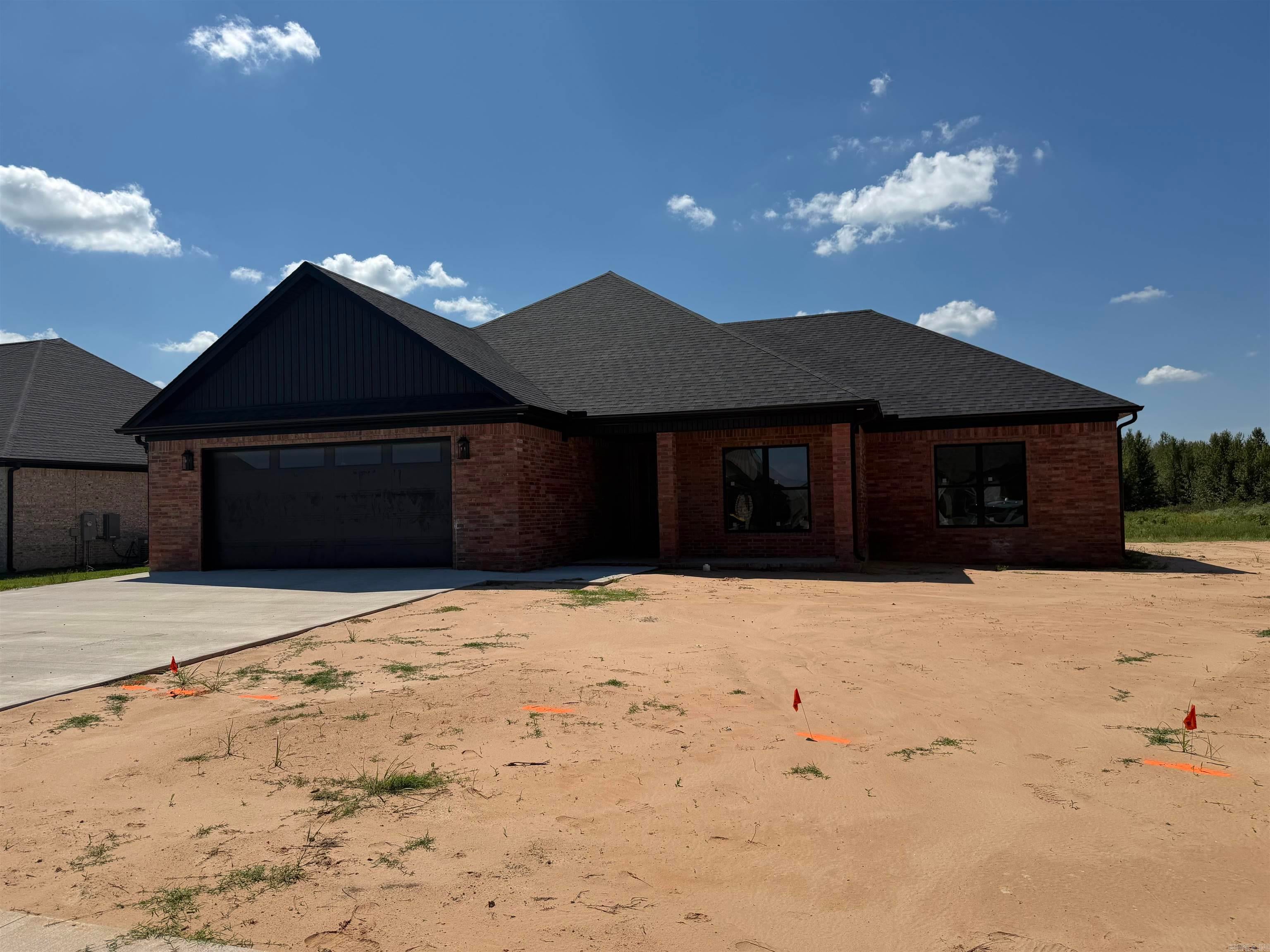 2326 Lakewood Circle — photo
