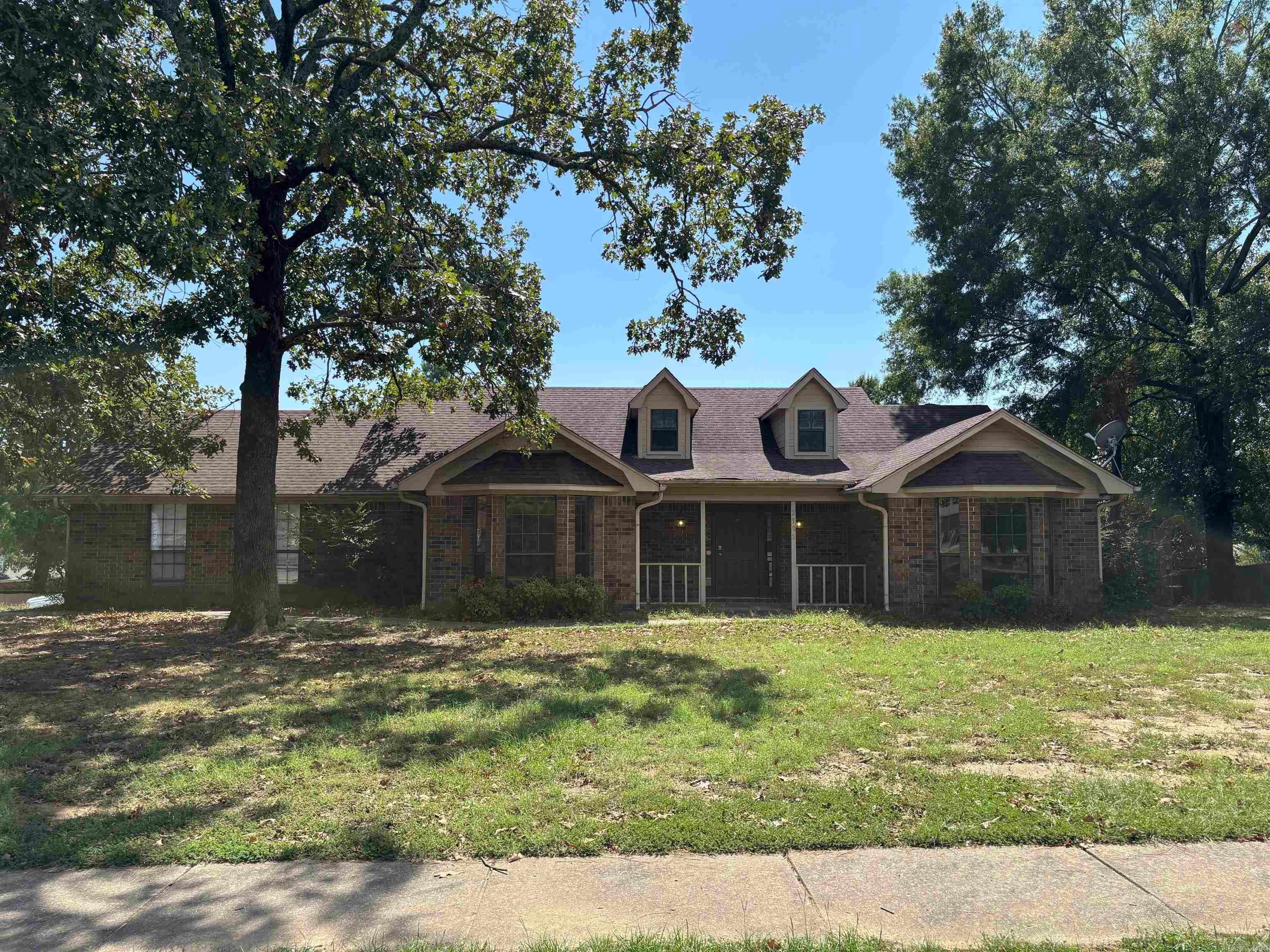 2305 Meadowlake Rd. — photo