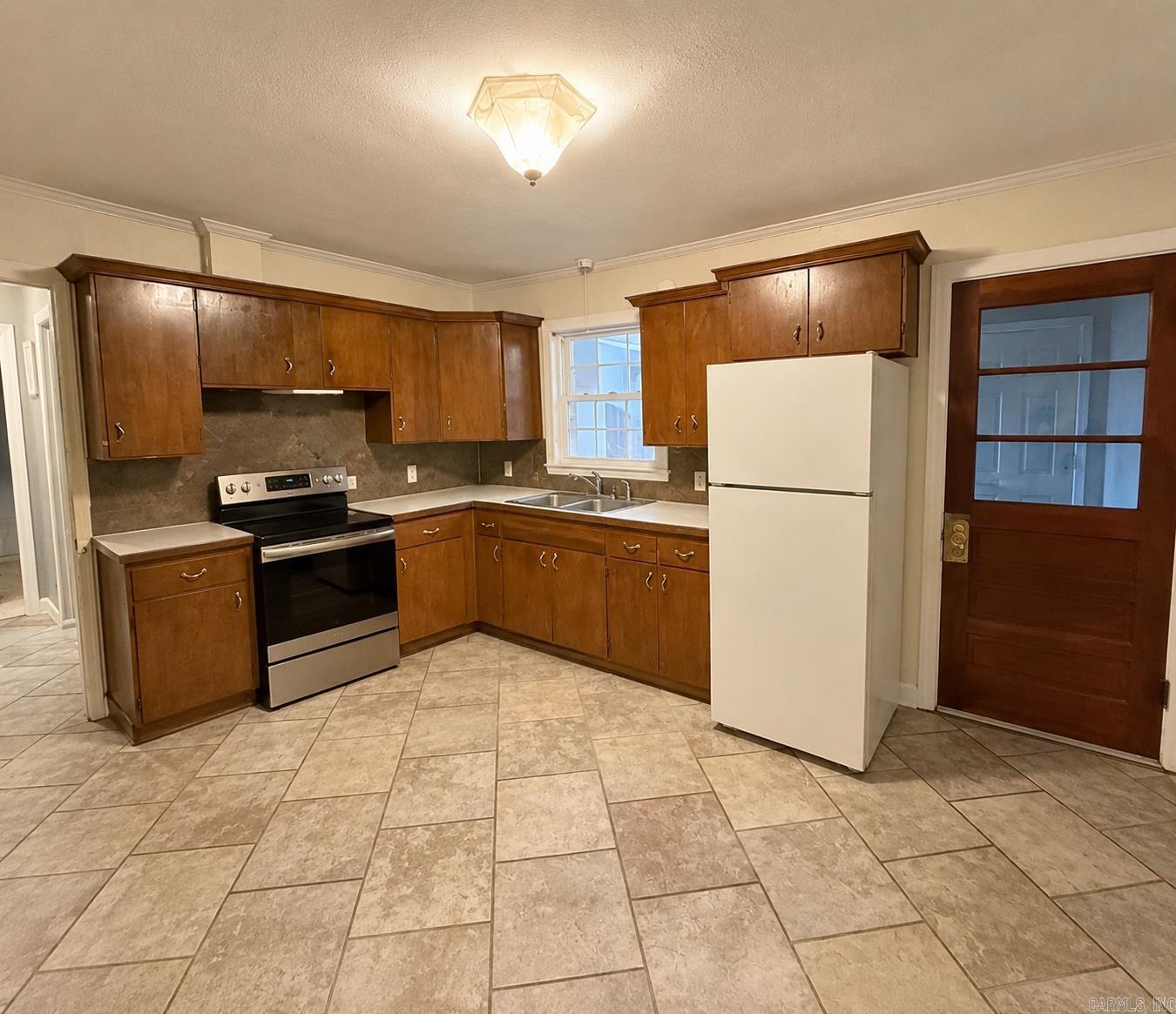 Home in Hope, AR 71801 — photo 2