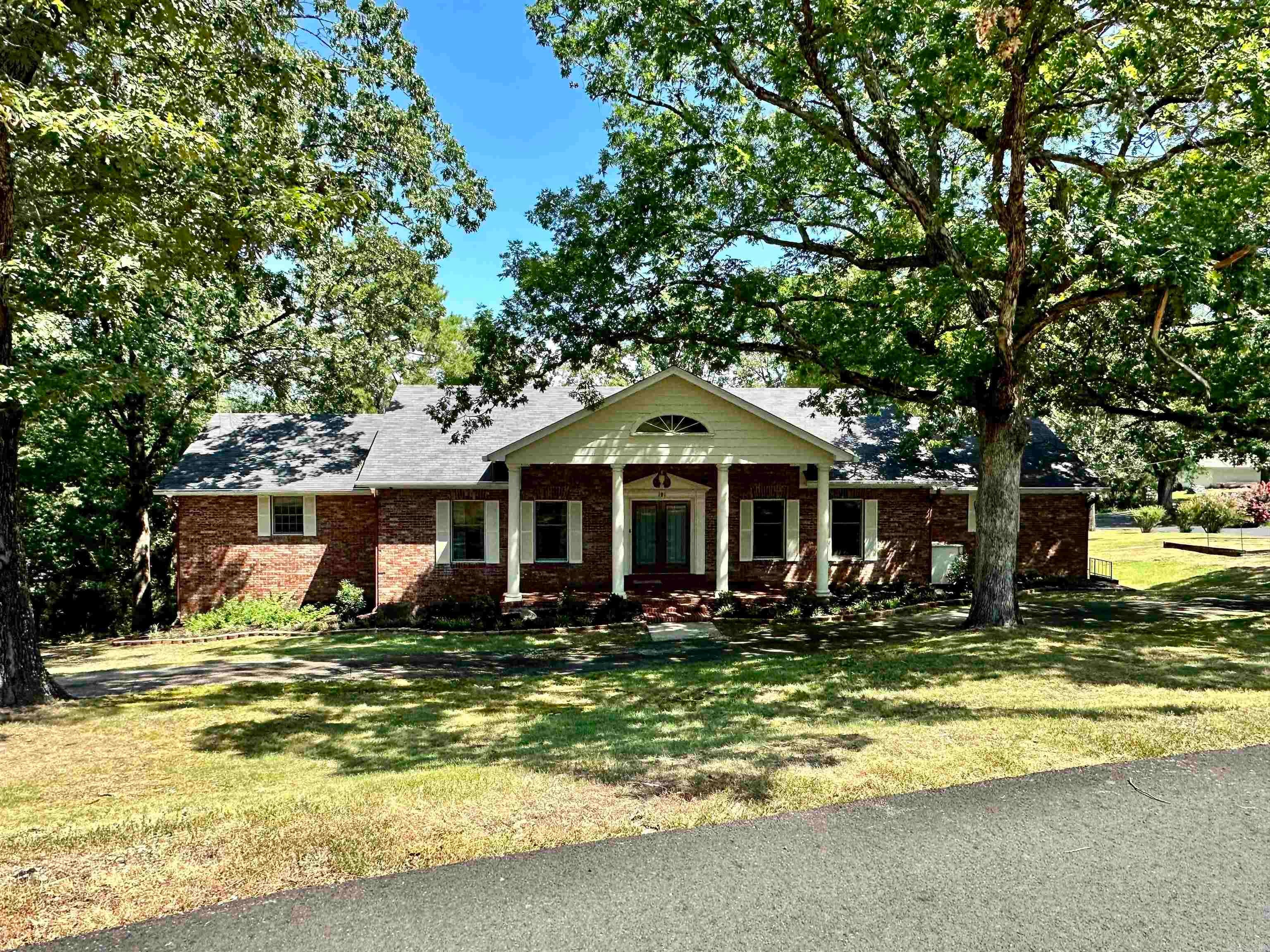 191 Taylor Place — photo