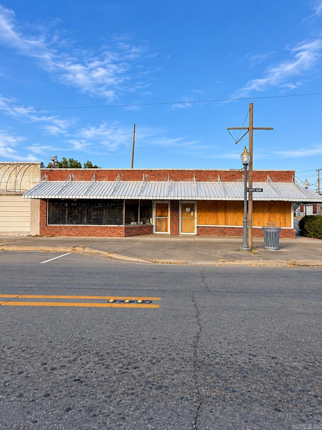 102 N Main Street — photo