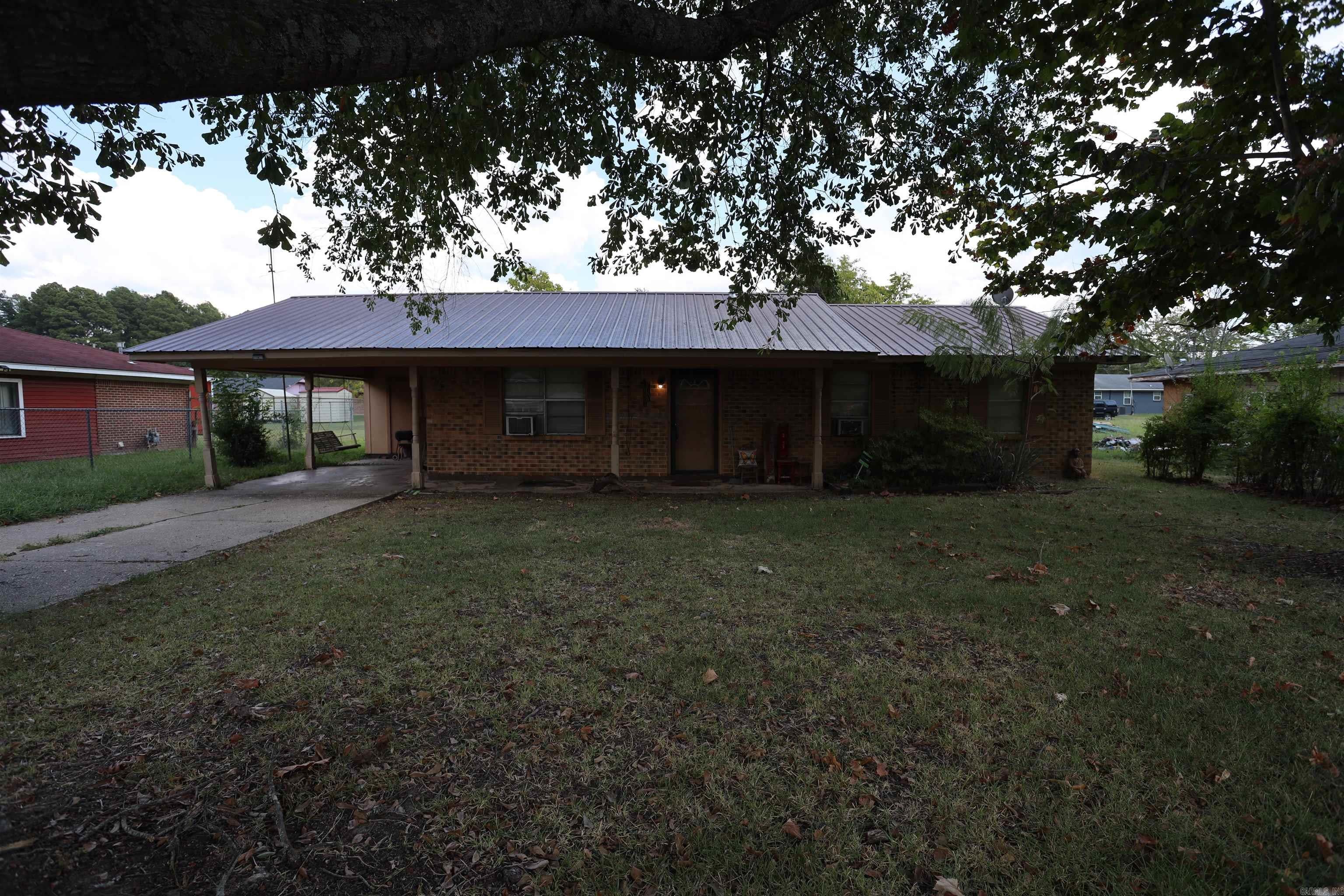 7 Linda Lane — photo