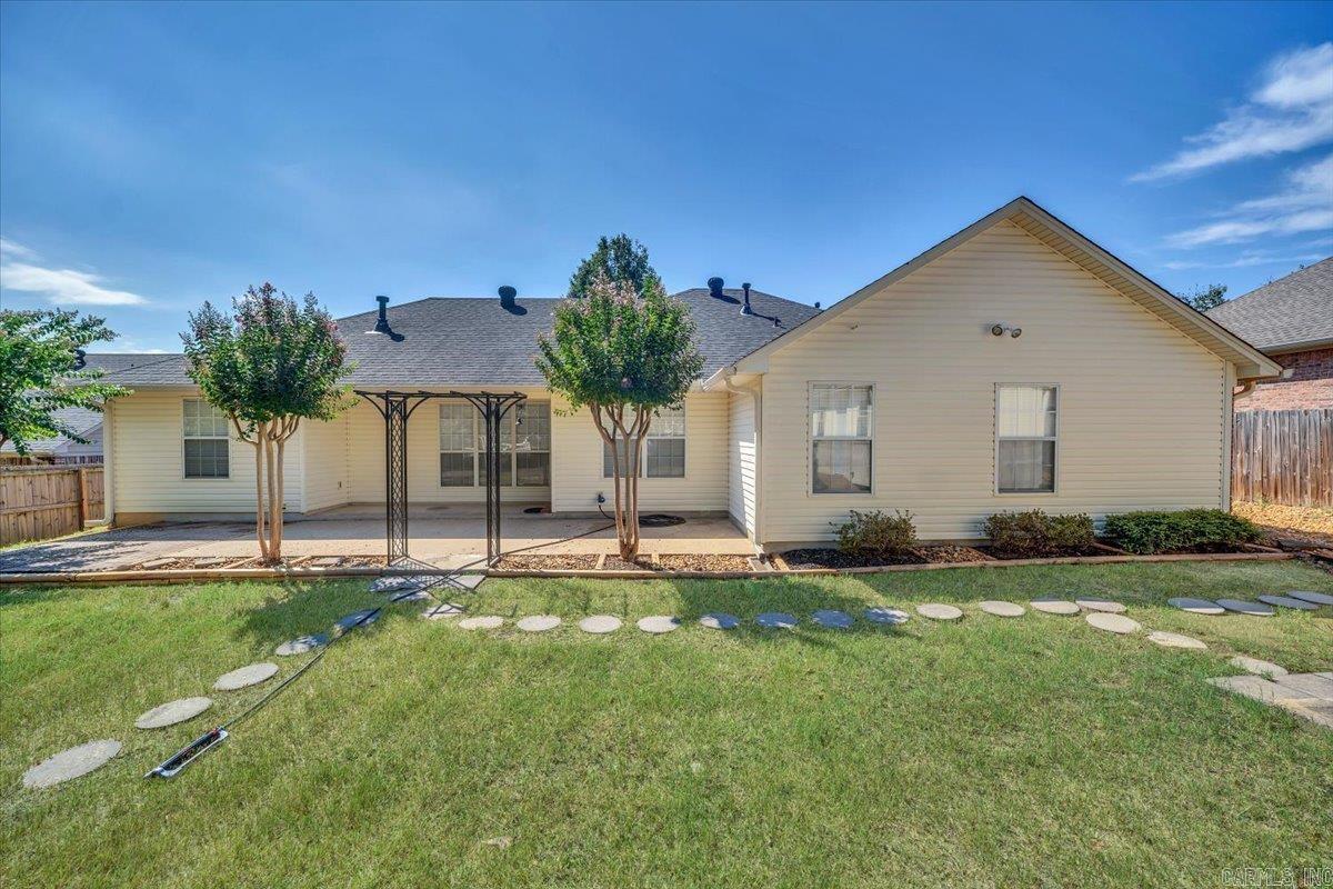 Home in Bryant, AR 72022 — photo 2