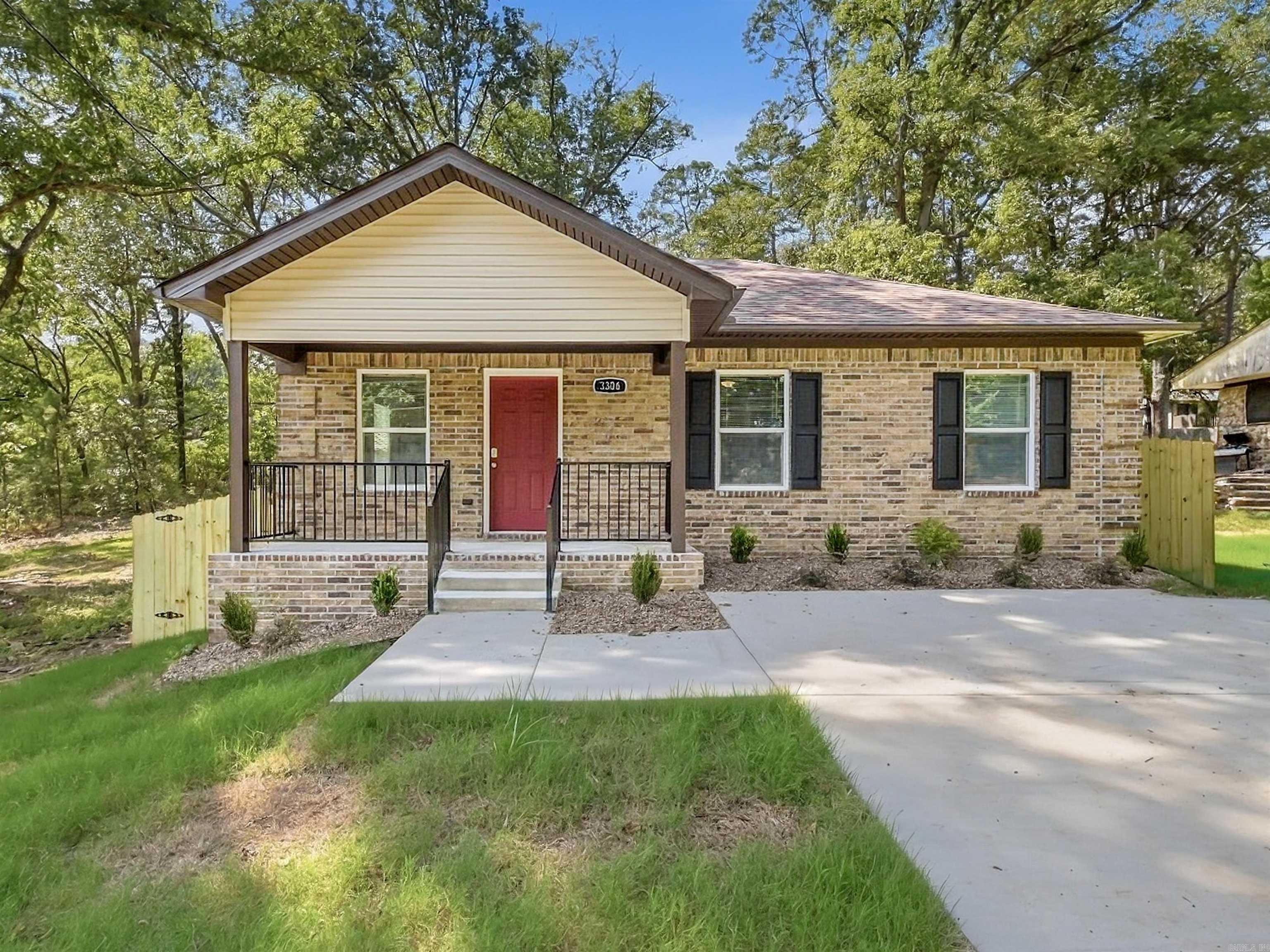 3306 Cobb Street — photo
