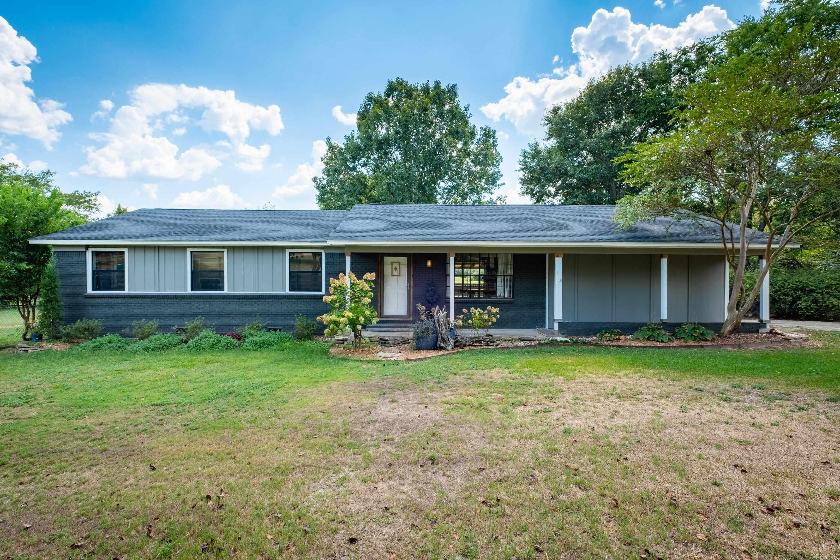 5024 Jones Loop Road — photo