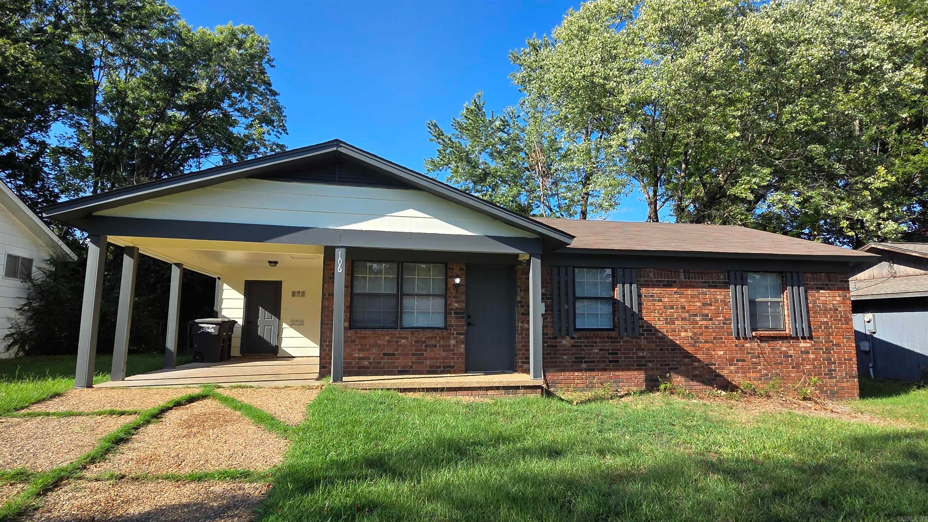 106 Santa Fe Trl — photo
