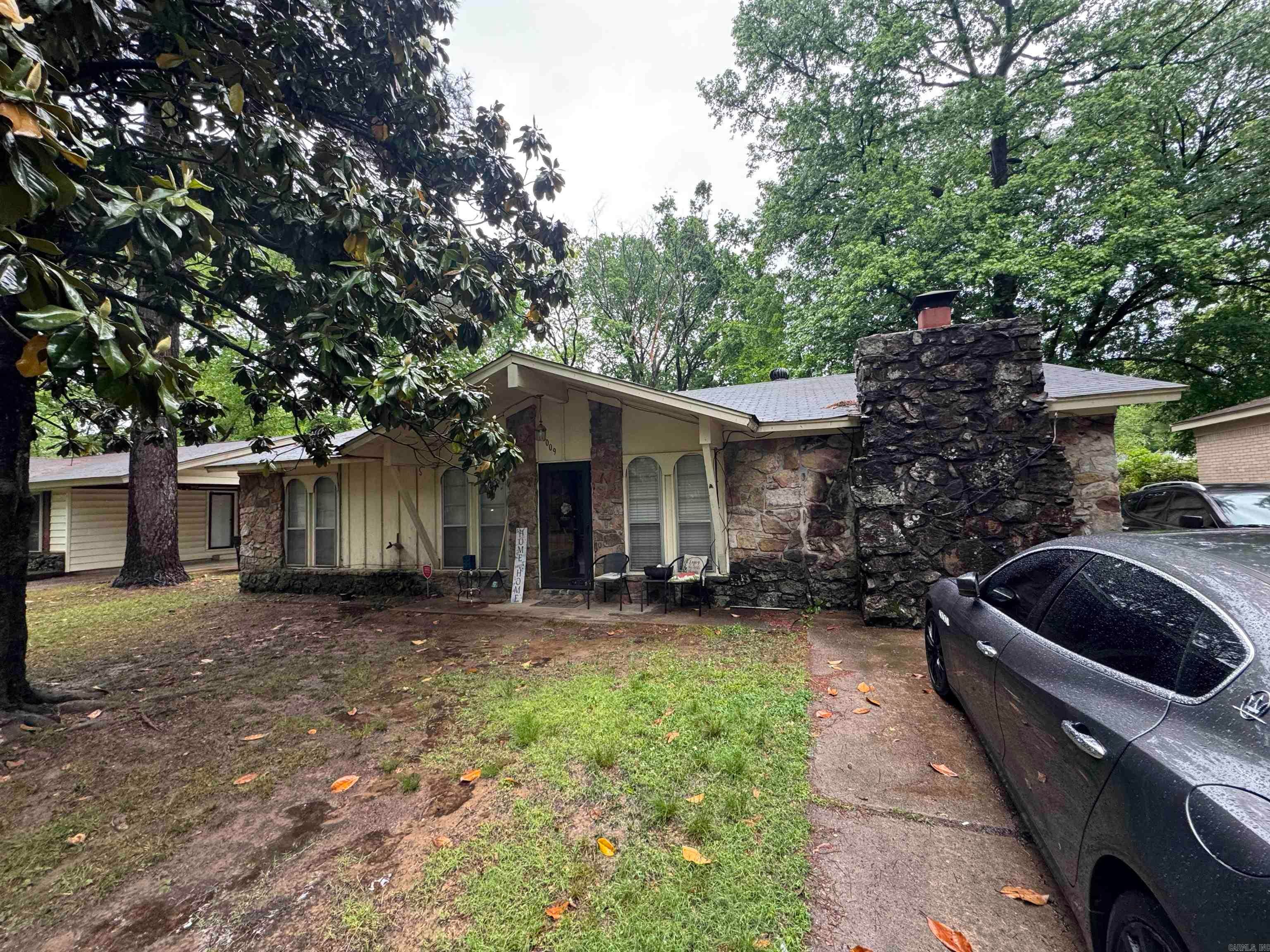 1009 Towering Oaks Dr — photo