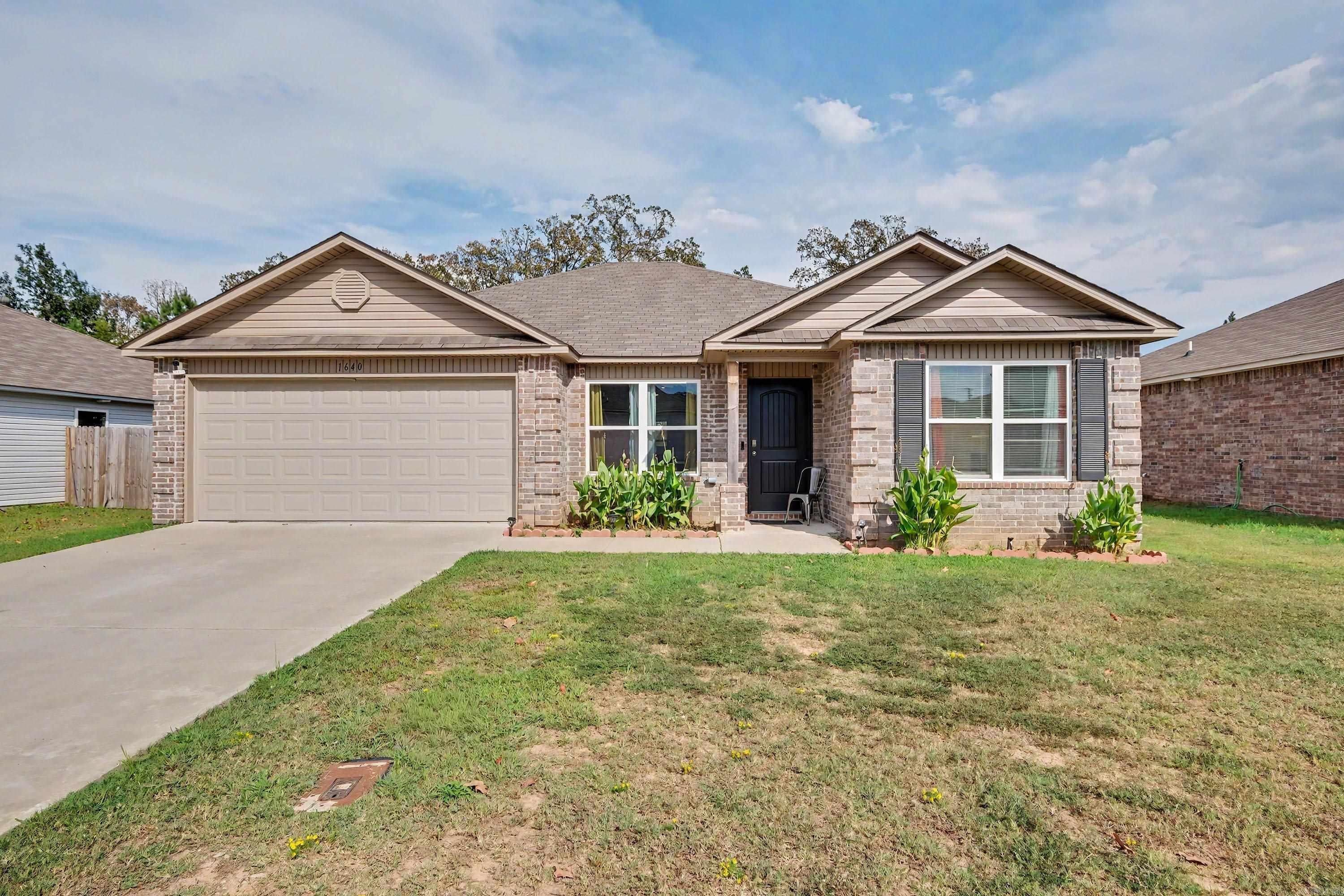 1640 Carillon Lane — photo