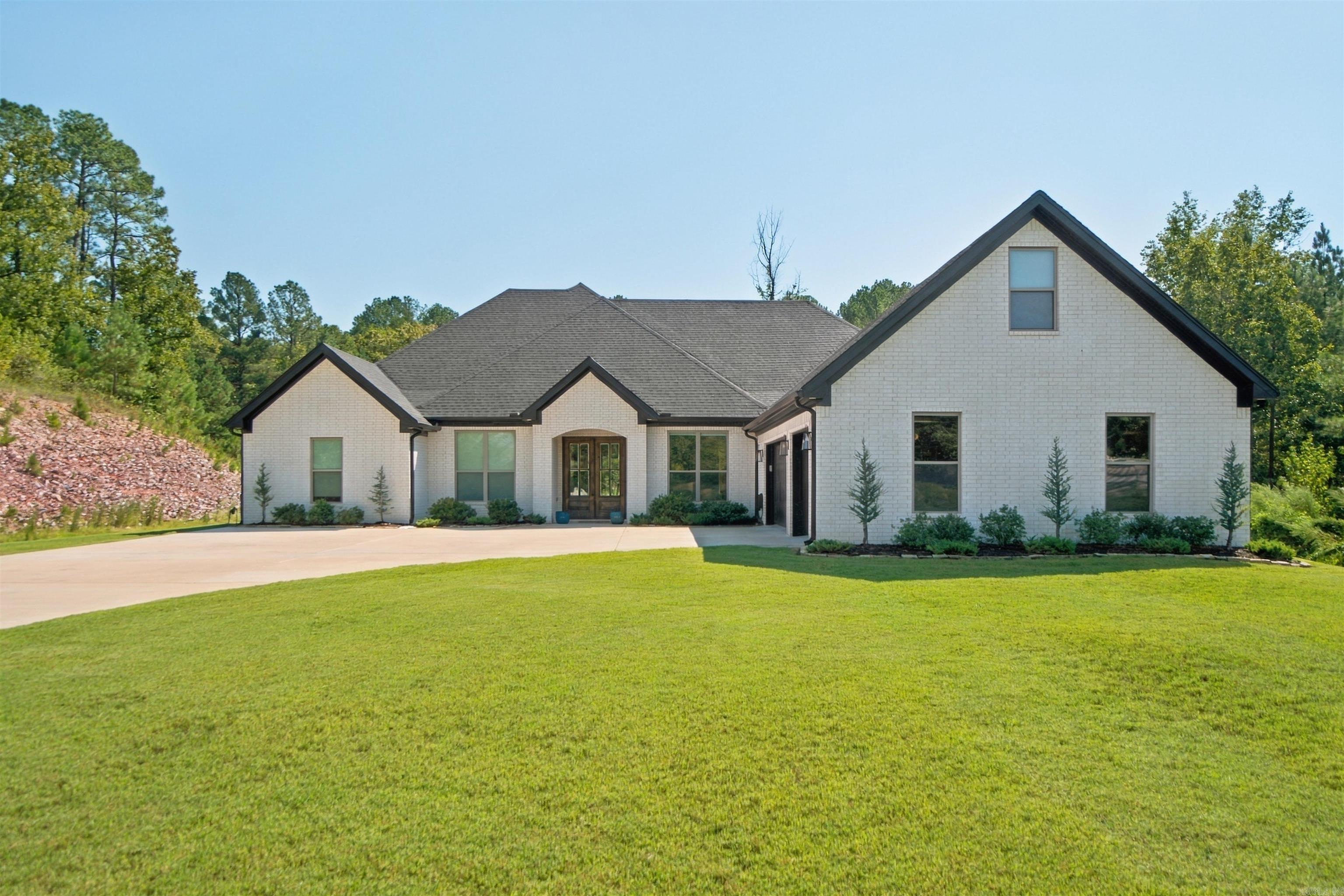 646 Glenwood Springs Drive — photo